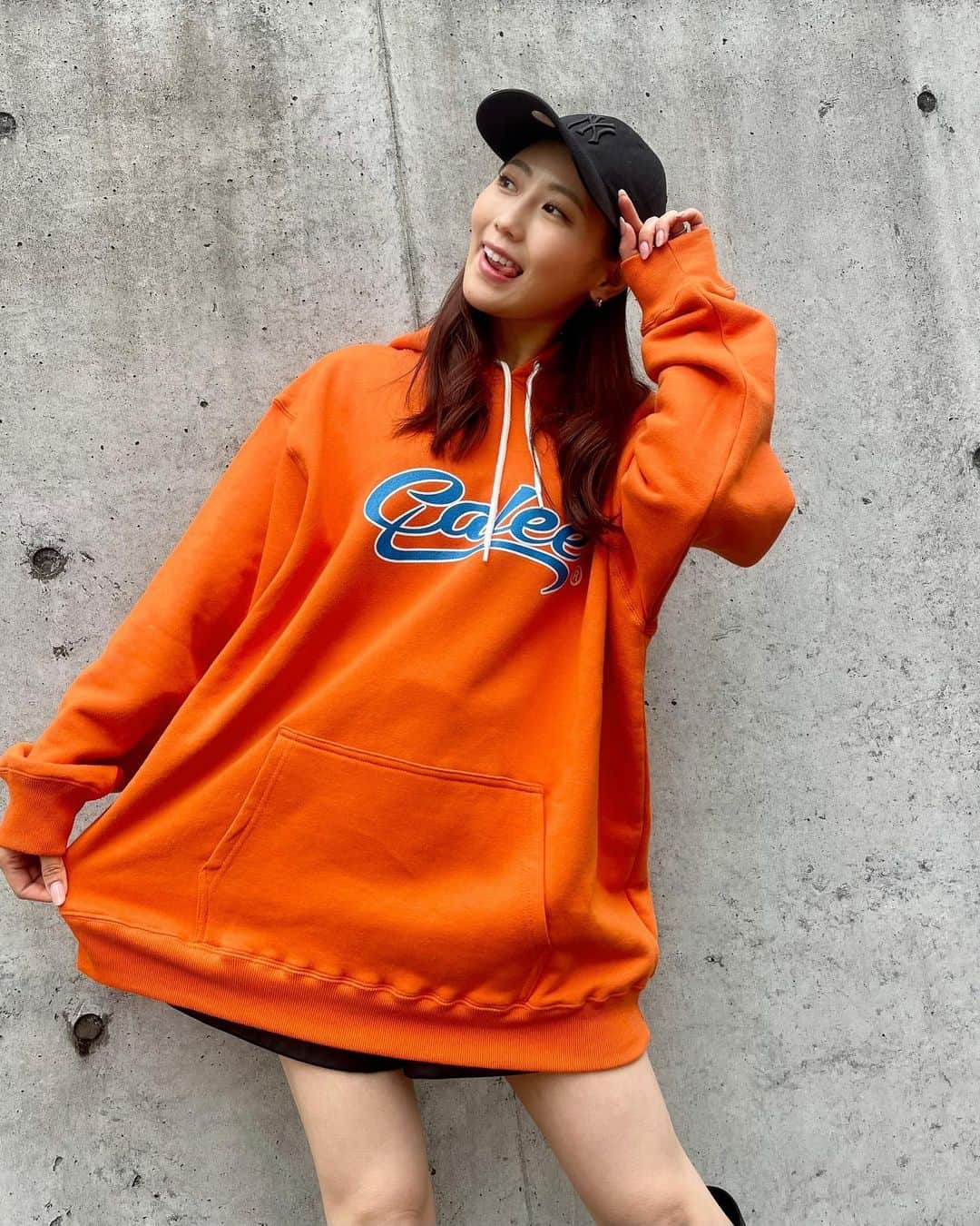 西野未姫さんのインスタグラム写真 - (西野未姫Instagram)「旦那の服を勝手に借りました😳💓  #まだタグ付いてた #たぶんまだ1回も着てないと思う #なのに可愛くて勝手に借りちゃった #XL #大きいのにいい感じ #けーが大好きな #calee #似合ってますか #きっと怒られないはず笑 #ドキドキ #私の服も勝手に借りていいからねー🤣」12月10日 17時21分 - nishinomiki_official
