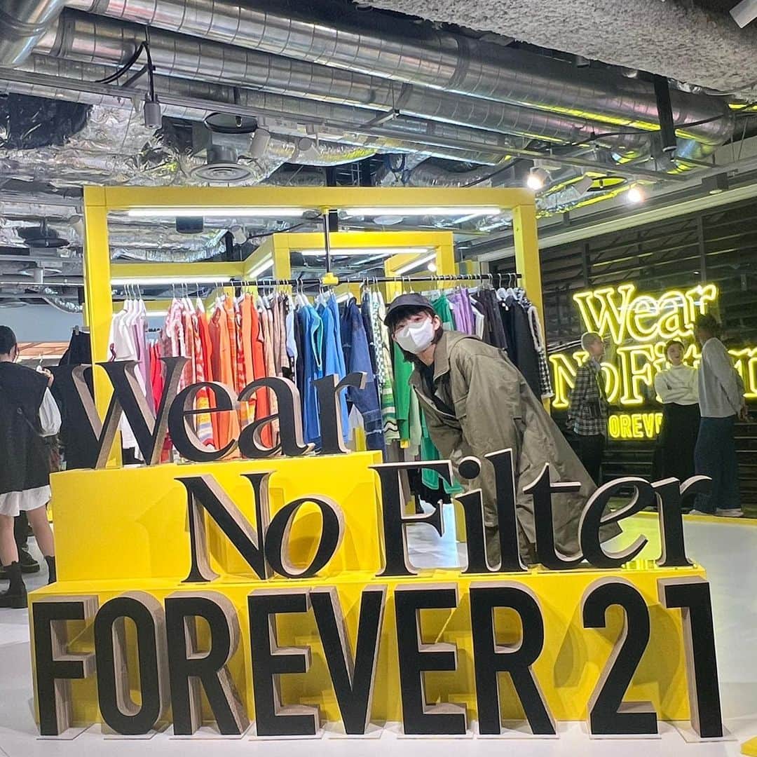 真奈さんのインスタグラム写真 - (真奈Instagram)「@forever21_jp が 日本に来春再上陸するよ🗾  サステナブルコンセプト📍  #forever21 #forever21japan」12月11日 1時07分 - manatmnt0116