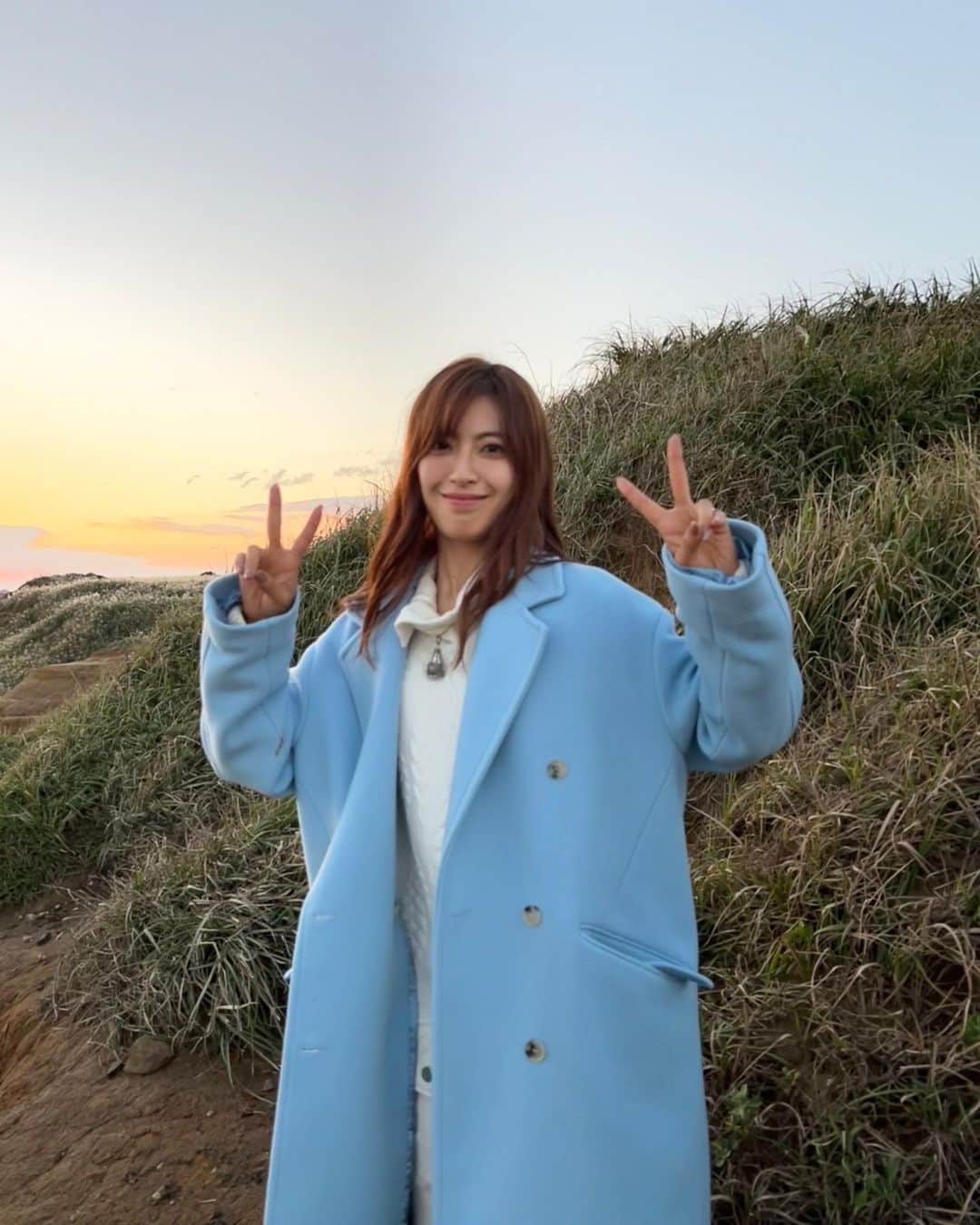 瀧本美織さんのインスタグラム写真 - (瀧本美織Instagram)「🌈 崖の日の写真山盛り😆笑 ジャンプ力には昔から 自信あります🙌🏻   @sister_ytvdrama   #Sisterドラマ」12月11日 14時51分 - mioritakimoto_official