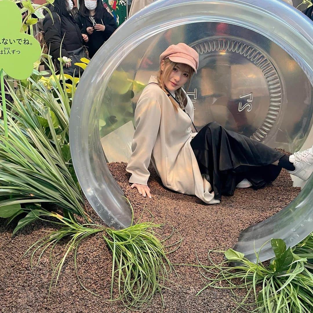 上矢えり奈さんのインスタグラム写真 - (上矢えり奈Instagram)「＊-＊-＊-＊-＊-＊-＊-＊. . ジブリの大倉庫 『床下の家と小人の庭』 借りぐらしのアリエッティに なった気持ちで散策🚶‍♂️  葉にしたたる雫がリアルだったり、 小人になって瓶に入ったり、 あの角砂糖と置き手紙もあったり！！  リアルなアリエッティのおうちもあって、 画面で見てた世界だ〜！って 感動した🥺🥺 . erina. . ＊-＊-＊-＊-＊-＊-＊-＊. . #ジブリパーク　#愛地球博記念公園　#ジブリの大倉庫　#床下の家　#小人の庭　#借りぐらしのアリエッティ　#上矢えり奈」12月11日 15時14分 - k.erinyann