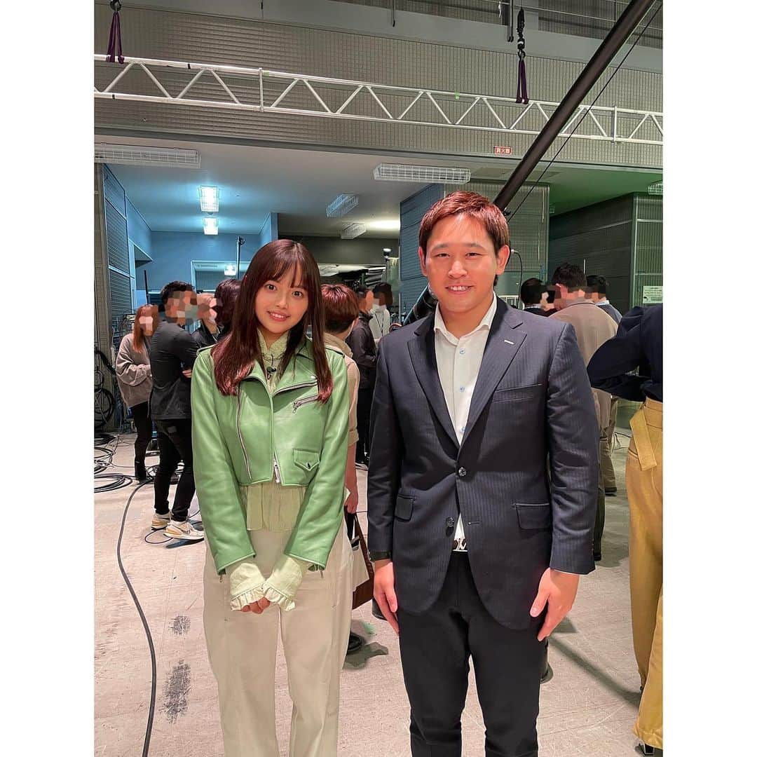 森日菜美さんのインスタグラム写真 - (森日菜美Instagram)「このあと19時〜 フジテレビ 「中居正広のプロ野球珍プレー好プレー大賞2022」 皆さまと一緒に写真撮れたの誇りだ、あわわ 今何度見ても嬉しい来年たくさん試合観に行くんだ⚾️ 是非3時間みてね！わたしも家族全員でみるよ☺︎ #村上宗隆 選手 #宮城大弥 選手 #山川穂高 選手 #元木大介 さん」12月11日 18時15分 - hinami_mori