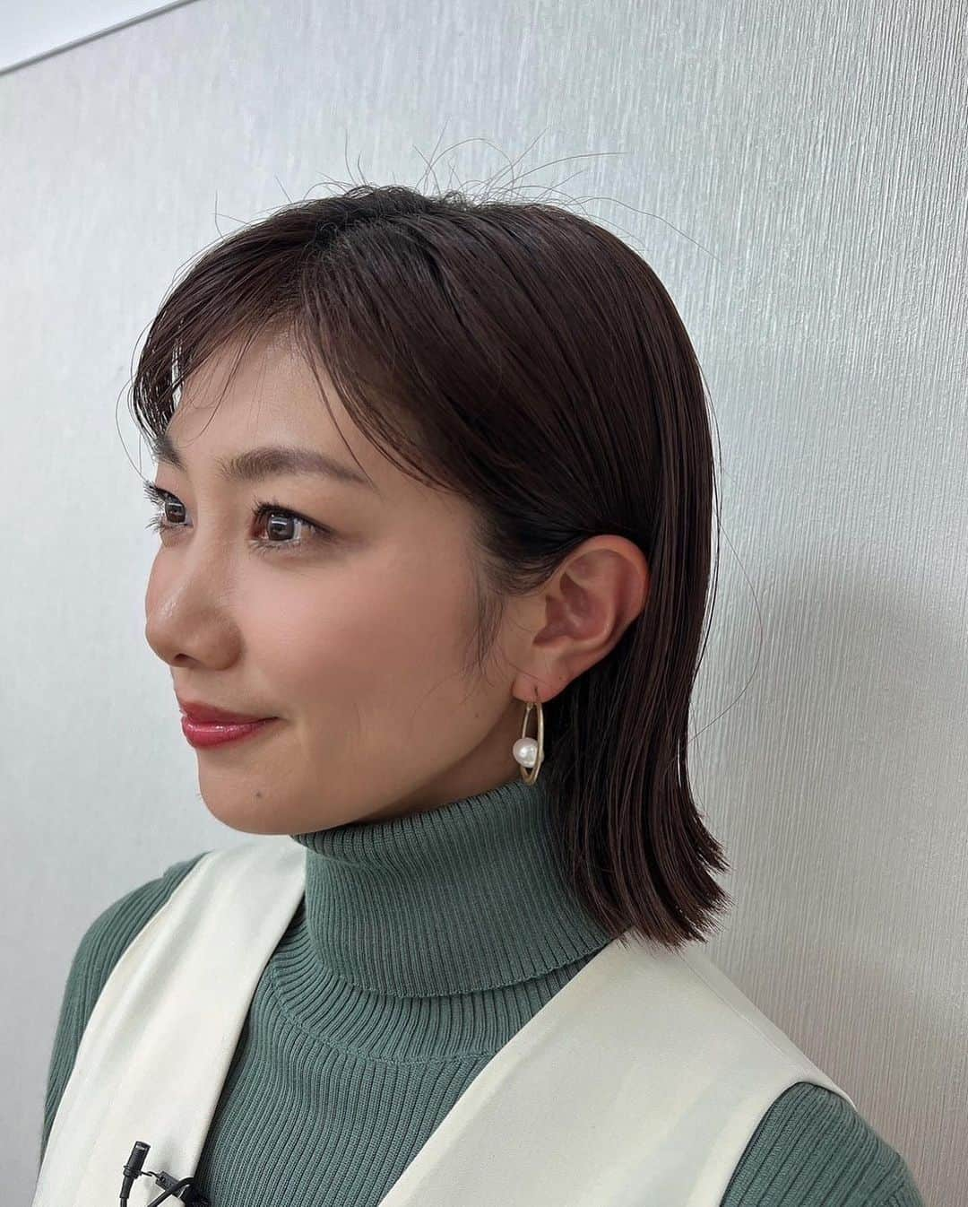 潮田玲子さんのインスタグラム写真 - (潮田玲子Instagram)「昨日テレビタックルに出演させていただきました🙋‍♀️ 衣装はニット、ワンピース @theory_luxe_official ブーツ @randa_pic ピアス @abiste_official  そして今日は毎月収録しているテレビ東京ミライの歩き方の収録だったのですが、次は来月ということで、良いお年を〜という挨拶で終わりました😆 もうそんな時期かぁ〜というのと、きっとあっという間に年の瀬ですね〜🙃🙃🙃  年末に向けて慌ただしくなってくると思いますがくれぐれも体調など崩さないように気をつけましょうね〜🙆‍♀️  #テレビタックル #衣装紹介」12月12日 15時04分 - reikoshiota_official