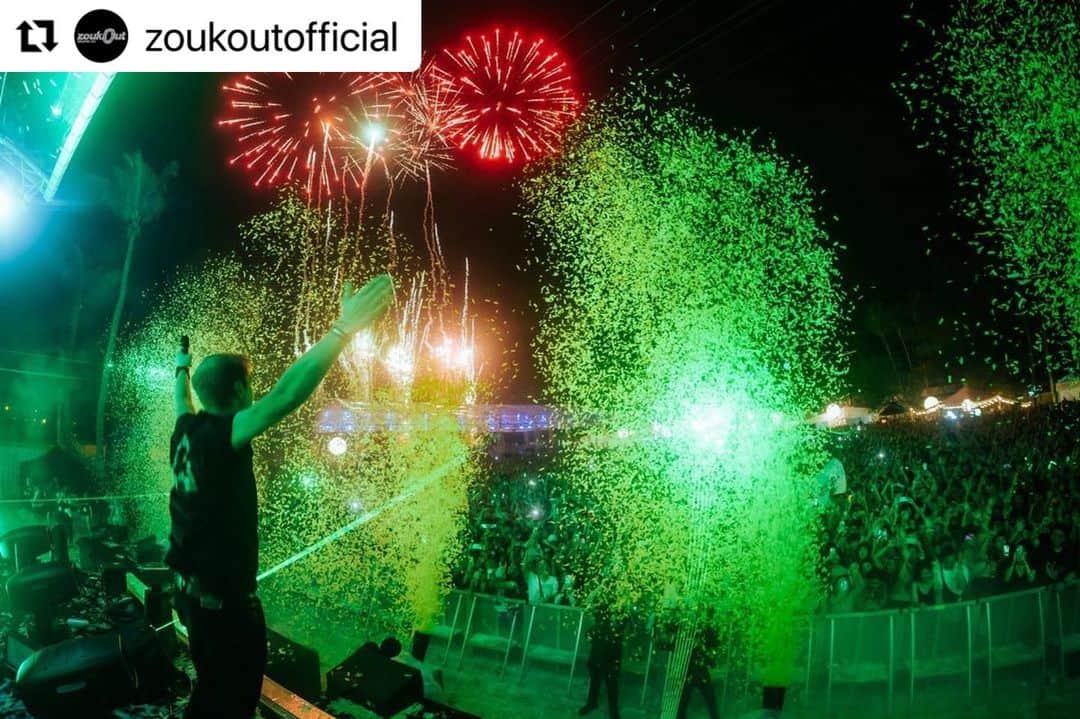 CYBERJAPAN Staffさんのインスタグラム写真 - (CYBERJAPAN StaffInstagram)「#zoukout @zoukoutofficial It was a night of pure energy and great music with @andrew_rayel, @arminvanbuuren, @blink_mys, @cashcash, @sickickmusic and @zedd on the decks! Don't forget to check out your photos on our Facebook page and tag your friends! #zoukout2022」12月12日 15時12分 - cyberjapan