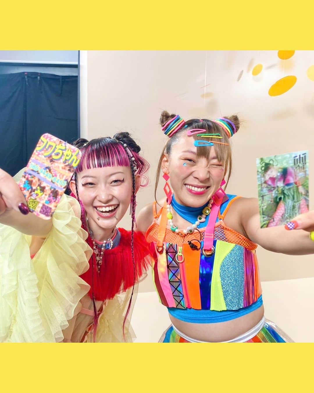 詩羽さんのインスタグラム写真 - (詩羽Instagram)「. 12/6(火)『YouTube Fanfest Japan 2022』通称YTFFにアーティスト枠として出演し、今年話題になった楽曲「エジソン」のtft versionと10月にリリースした新曲「ティンカーベル」を披露させていただきました‼️  ついに！フワちゃんにお会いできて嬉しかった🥹💖 セカオワさんとHIKAKINさんというBIGすぎる方ともお会いできてとてもドキドキ幸せな１日でした⭐︎  配信含め見てくださったみんな改めてありがとうございました˚✧₊⁎❝᷀ົཽ≀ˍ̮ ❝᷀ົཽ⁎⁺˳✧༚  hairmake: @_m.339  stylist: @misaishibashi_   #ytff」12月12日 23時20分 - utaha.89