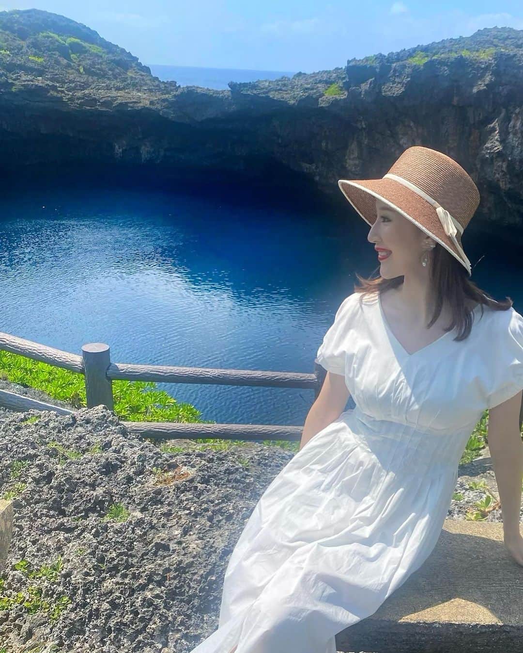 倭早希さんのインスタグラム写真 - (倭早希Instagram)「. . 宮古島🌺 綺麗だった通り池☺️☀️✨  2022.9 . . . #通り池#沖縄#沖縄旅行#宮古島#宮古島旅行 #下地島#伊良部島#パワースポット#旅行#過去pic #okinawa#miyakojima#trip#summer」12月13日 3時00分 - saki_yamato_