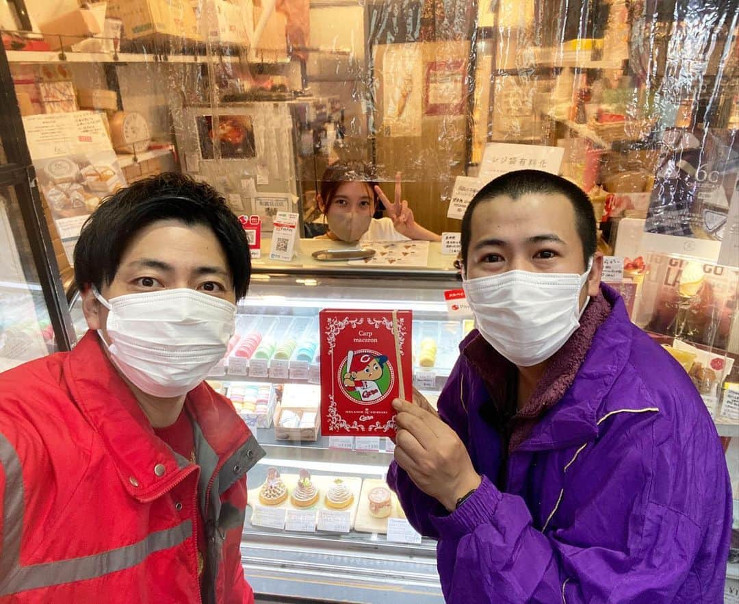 西村真二さんのインスタグラム写真 - (西村真二Instagram)「㊗️ 【いよいよ今夜放送‼️】  コットン冠特番 『全力投球！コットン100%』  という冠特番がきょう深夜0:25から広島ホームテレビで放送されます！ 反響があればレギュラー番組になります！ 広島のみなさん是非ともご覧頂いて感想を「#全力コットン」でお願いします！ よろしくたのんます🙇‍♂️ #全力コットン」12月13日 16時55分 - shinji_nishimura0630