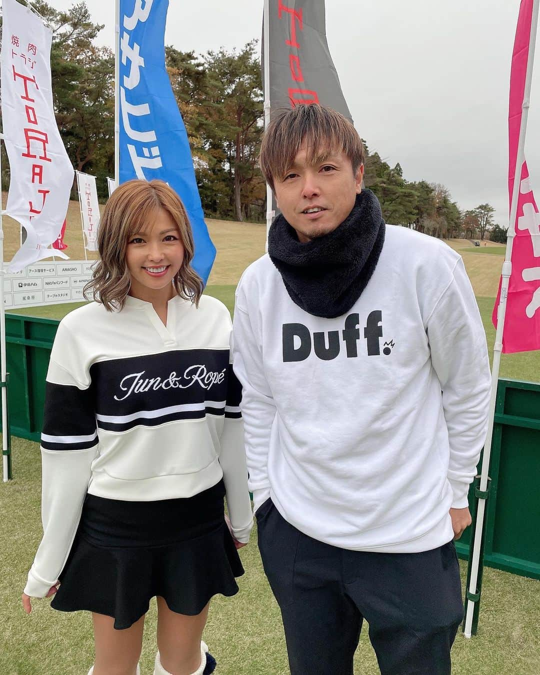 あおい夏海さんのインスタグラム写真 - (あおい夏海Instagram)「先日のトラジマスターズでお会いした 元サッカー日本代表の遠藤保仁選手と✨ オーバーヘッドの動画観てもらいました🥹✌️😍 緊張して一緒にはいチェリーしてもらうの忘れて後悔😱😱😭😭🍒  ありがとうございました！！  1/8 16:30~テレ東 "トラジマスターズ" オンエア観てねー🫶   #トラジマスターズ #焼肉トラジ #遠藤保仁 選手 #はいチェリー #あおい夏海 #サッカー日本代表 #サッカー女子  #ゴルフ女子  #オーバーヘッドキック  #オーバーヘッドキック  #サッカーワールドカップ」12月13日 19時43分 - natsumi.aoi