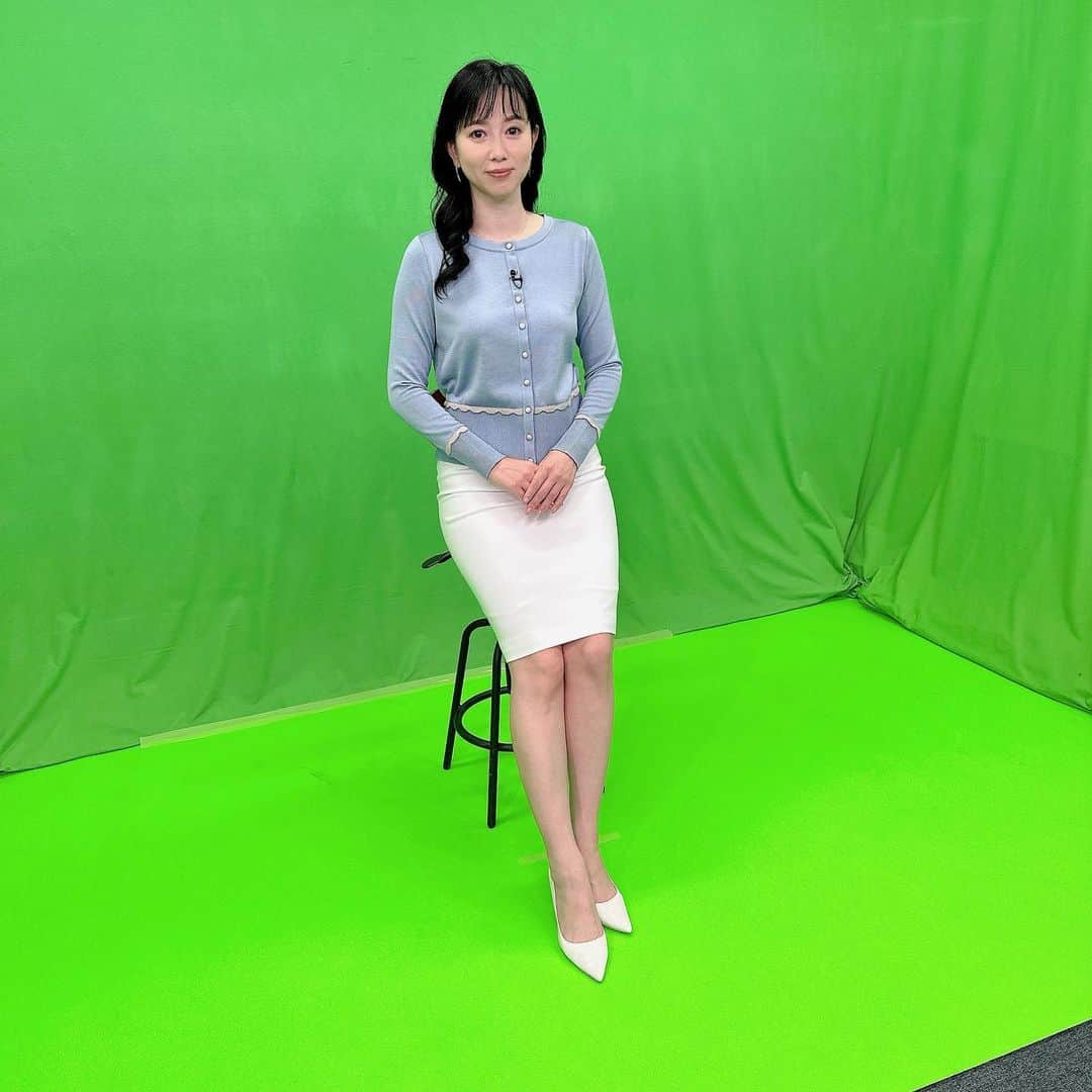 江連裕子さんのインスタグラム写真 - (江連裕子Instagram)「. 衣装は、珍しくタイトスカート  #衣装 #アナウンサー #アナウンサー衣装 #アナウンサーコーデ #キャスター #クロマキー #クロマキー合成 #クロマキー撮影 #クロマキースタジオ #江連裕子」12月14日 8時50分 - yuko_ezure
