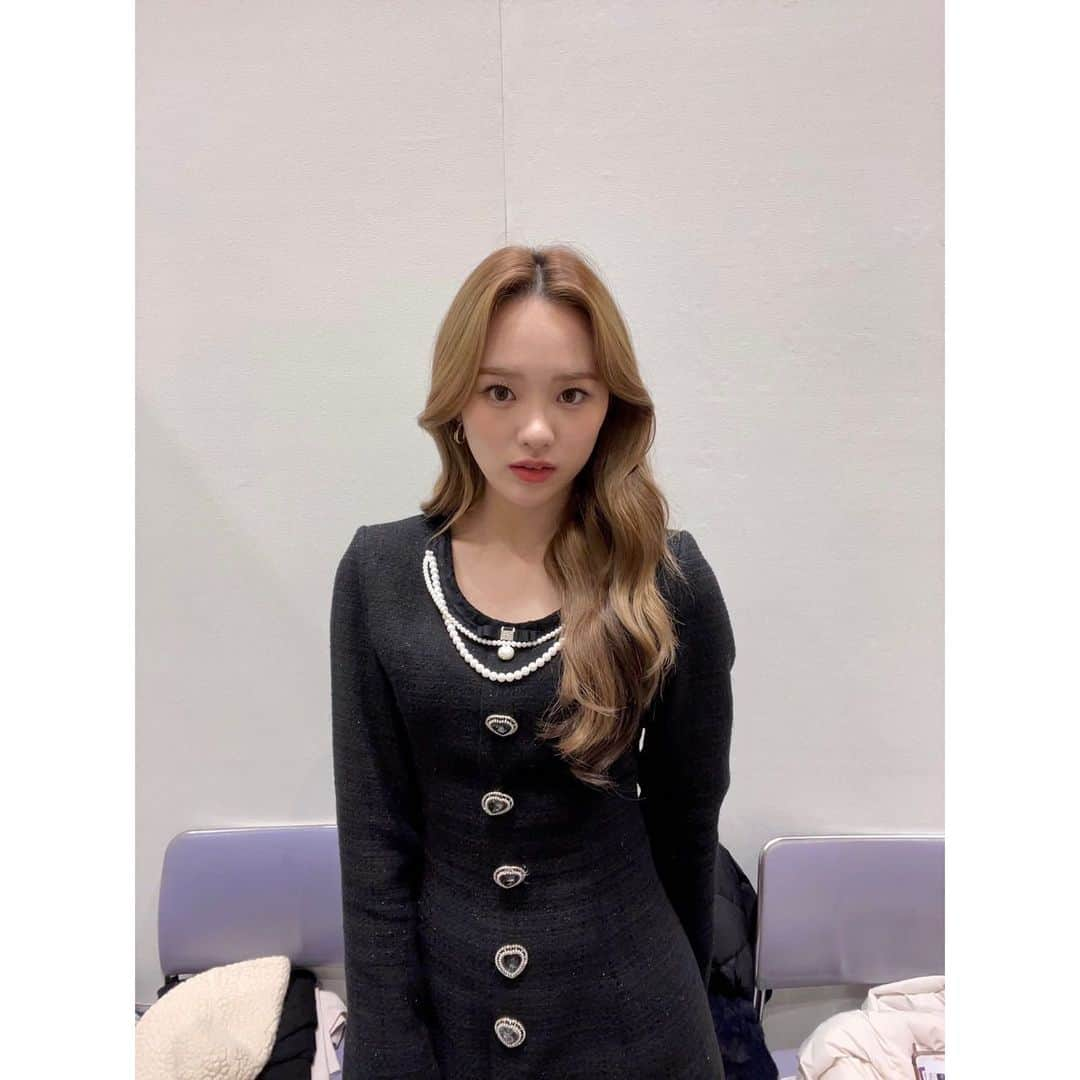 NiziUさんのインスタグラム写真 - (NiziUInstagram)「WithU~🥹🌈🧡 2022 Asia Artist Awardsで２つも素敵な賞をくれてありがとう！！ これからも私たち一緒にたくさんの夢を叶えていけたら嬉しいな🐣💝 だいすき！  WithU ~🥹🌈🧡 2022 Asia Artist Awards에서 2개나 멋진 상을 선물해줘서 정말 고마워요!! 앞으로도 우리 함께 많은 꿈을 이룰 수 있었으면 좋겠다🐣💝 사랑해！ #🐣」12月14日 17時19分 - niziu_artist_official