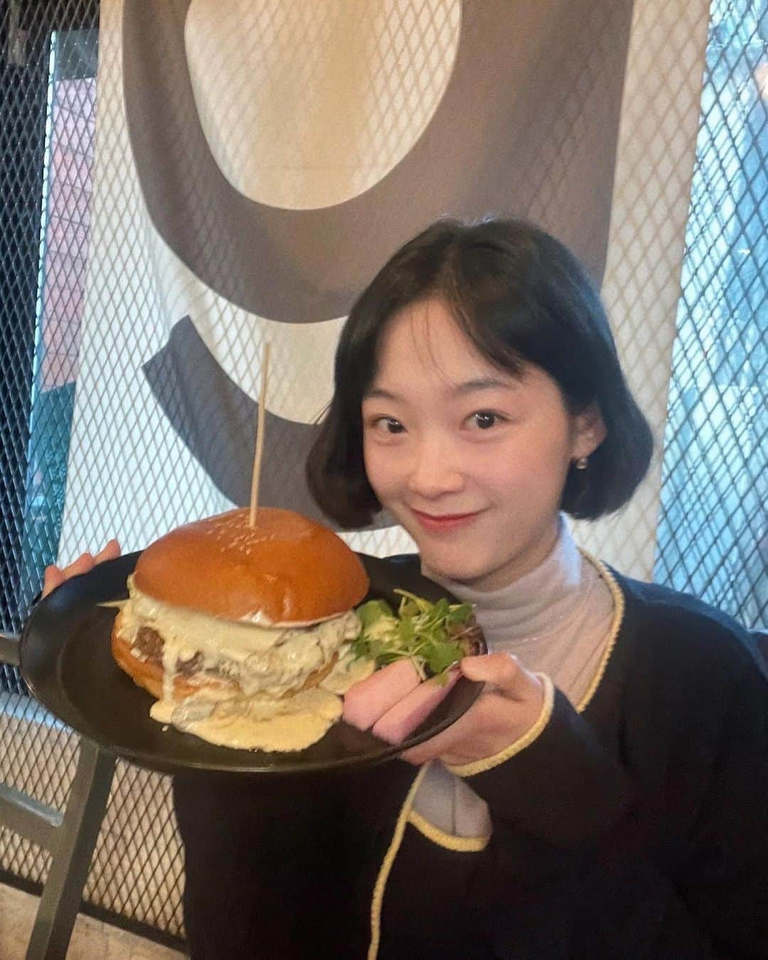 イ・ユミさんのインスタグラム写真 - (イ・ユミInstagram)「🍔」12月14日 17時23分 - leeyoum262