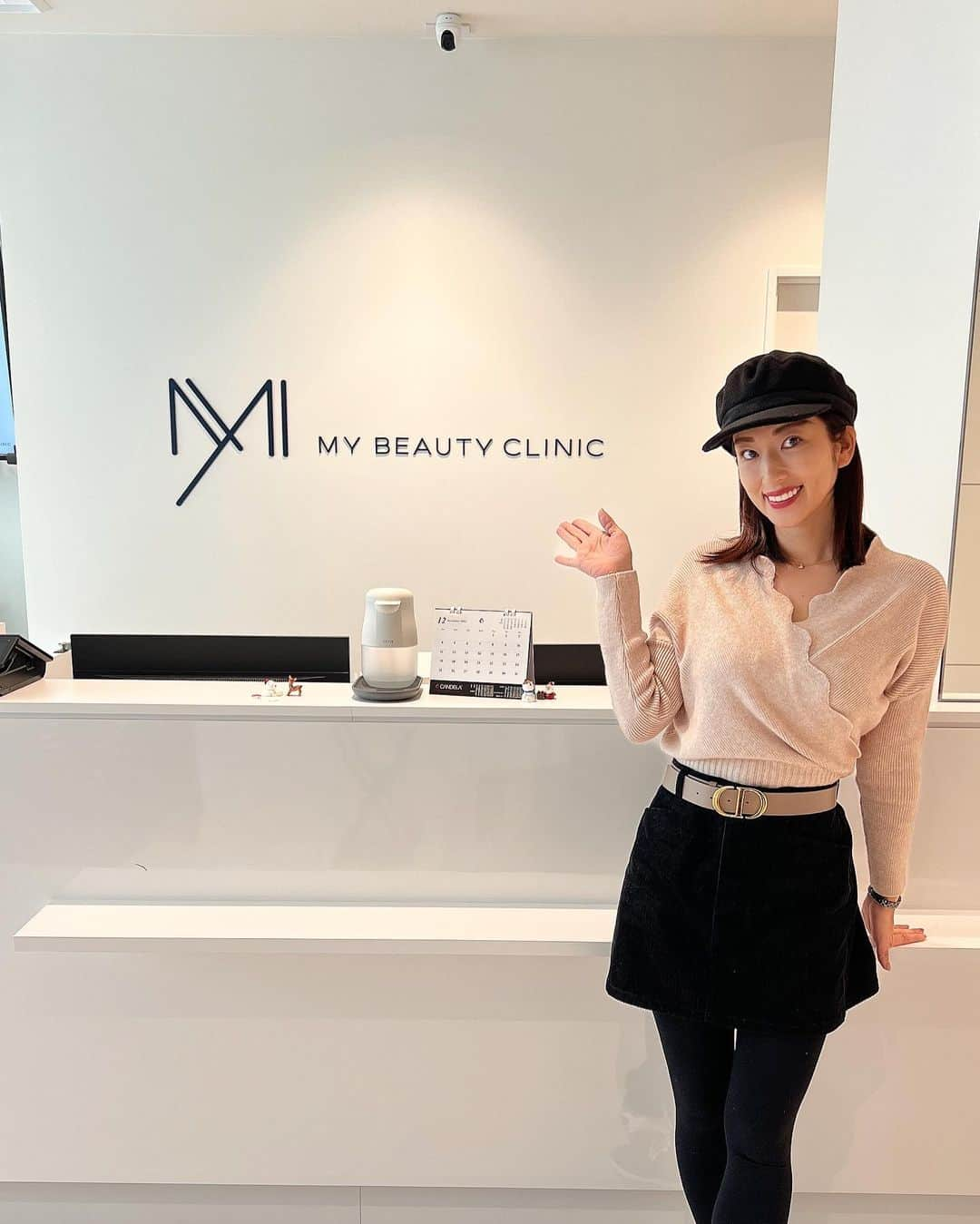 庄司ゆうこさんのインスタグラム写真 - (庄司ゆうこInstagram)「@mybeautyclinic_official マイビューティークリニックで初のピコトーニングをしてきました🤗 ハワイで結構日焼けしちゃって顔のシミがくっきりハッキリ目立ってきたので、シミを薄くしてもらいました🥰 ピコトーニングは、シミやくすみの除去、毛穴開きにも効果的みたい⭐️ 複数回に分けて照射を行うことにより、シミやくすみの原因となる皮膚のメラニン色素を少しずつ破壊することができます✨最初はチクってする痛みがあるけどだんだん慣れてくるよー笑 メイクや洗顔、入浴などは当日から可能で、ダウンタイムもほとんどないので、毎日人と会う私には全く支障無しな施術は有難い🤗 施術後はママと銀座のbillsに行ってきたぁ💖 ハワイのbillsが無くなっていてパンケーキが食い残りだったから銀座にママを呼び出して行ってきたよ🧡 やっぱりbillsのパンケーキ大好き😘 #マイビューティークリニック#銀座#銀座クリニック#美容クリニック#美容#美容好きな人と繋がりたい #ピコトーニング#シミ取り#パンケーキ#bills#銀座ランチ#親子ランチ」12月14日 23時17分 - yuko.shoji