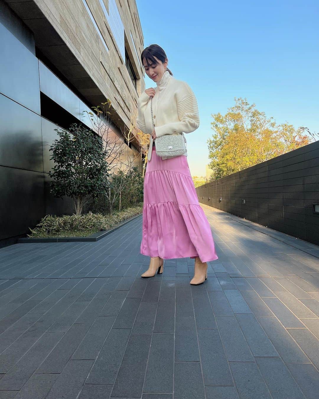 前田ゆかさんのインスタグラム写真 - (前田ゆかInstagram)「清らかな白に🤍 晴れやかなピンク💓 この組み合わせは想像以上に 鮮やかな ...
