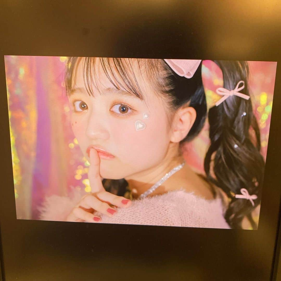 阿部ここはさんのインスタグラム写真 - (阿部ここはInstagram)「・ インスタお久しぶり投稿すみません汗 お久しぶり投稿一発目はピン企画のオフショ 今まで見せたことない阿部ここはを見せたくてガーリーだけどやったことのないガーリーをやってみましたピンクまみれのリボンだらけ💝 みんなにたくさん褒めてもらえて嬉しい限り。 ⁡ こうやってピン企画が出来たのもアンケートを書いてくれたみんなのおかげです！ 本当にありがとうございます🙇🏻 あそうだここはにやって欲しい企画あったら是非待ってます笑 ⁡ #阿部ここは#Popteen#Popteen12月号」12月15日 15時36分 - cocoha_abe