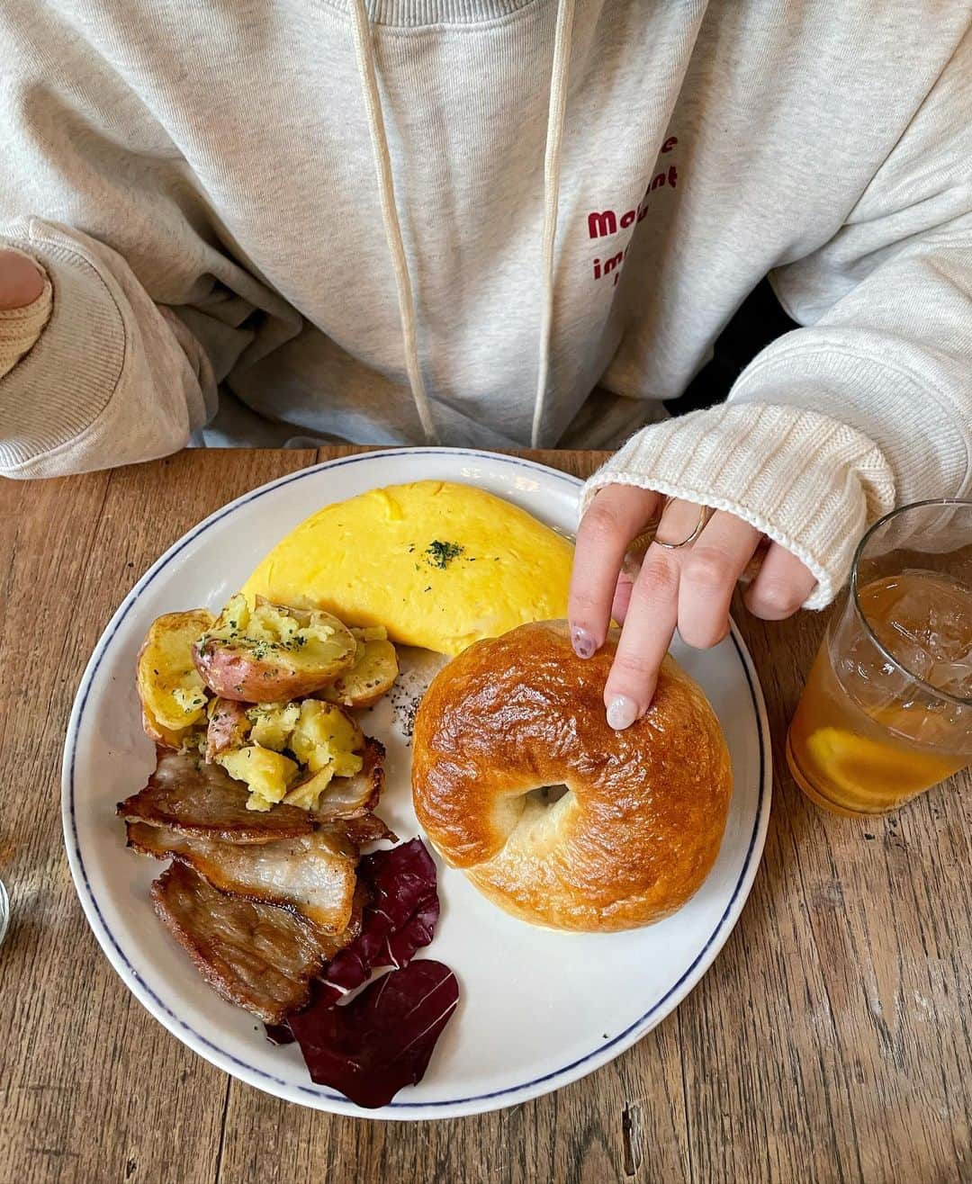 きりまるさんのインスタグラム写真 - (きりまるInstagram)「えみこと（姉） 行ったごはんがおいしかった🥚🍞」12月15日 17時11分 - kirimaruuu