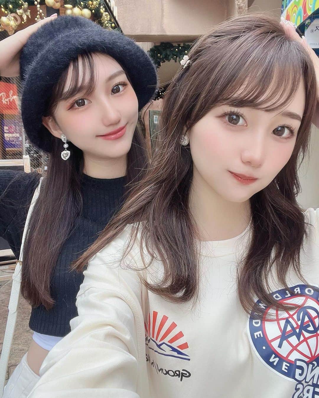 加藤里奈さんのインスタグラム写真 - (加藤里奈Instagram)「⋆  沖縄はあらゆるところに ハイビスカスが咲いてました🌺  赤色鮮やかでかわいい〜❣️  #沖縄 #沖縄旅行 #沖縄グルメ #沖縄観光 #沖縄カフェ #沖縄ホテル #沖縄土産 #沖縄ウェディング #卒花嫁 #ハネムーン #新婚旅行 #新婚旅行レポ #古宇利島 #古宇利島カフェ #沖縄ランチ #アメリカンビレッジ #アメリカ村 #americanvillage」12月15日 19時30分 - katoco0326