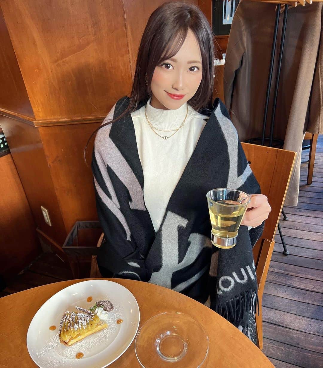 霧島聖子さんのインスタグラム写真 - (霧島聖子Instagram)「お茶した☕️ オフシーズンってみんなに会える機会が減っちゃいがちだから、週末のバースデー撮影会に来てくれる皆と会えるのが楽しみだし沢山盛り上がろうね♡  #cafe #パスタが好き #カフェ #お茶 #sweets #日常」12月15日 20時11分 - seiko_kirishima