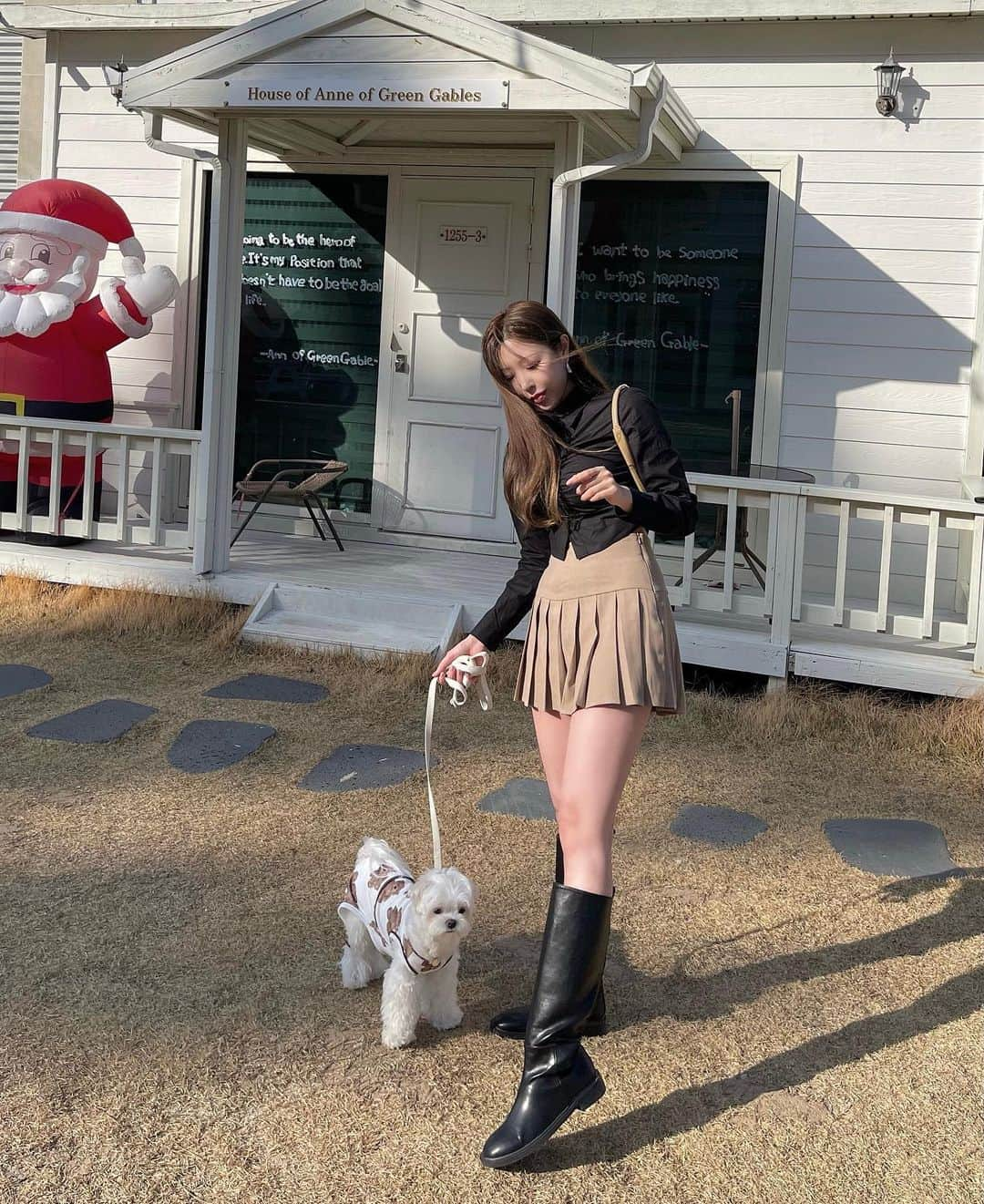 Choi Somiさんのインスタグラム写真 - (Choi SomiInstagram)「⠀⠀⠀⠀ #글랜더 #glander  🗣️ 이루야 우리 크리스마스에 모할까? 🐶 넷플릭스! 치킨! 맥주! 까까!!🍭」12月15日 21時41分 - cxxsomi