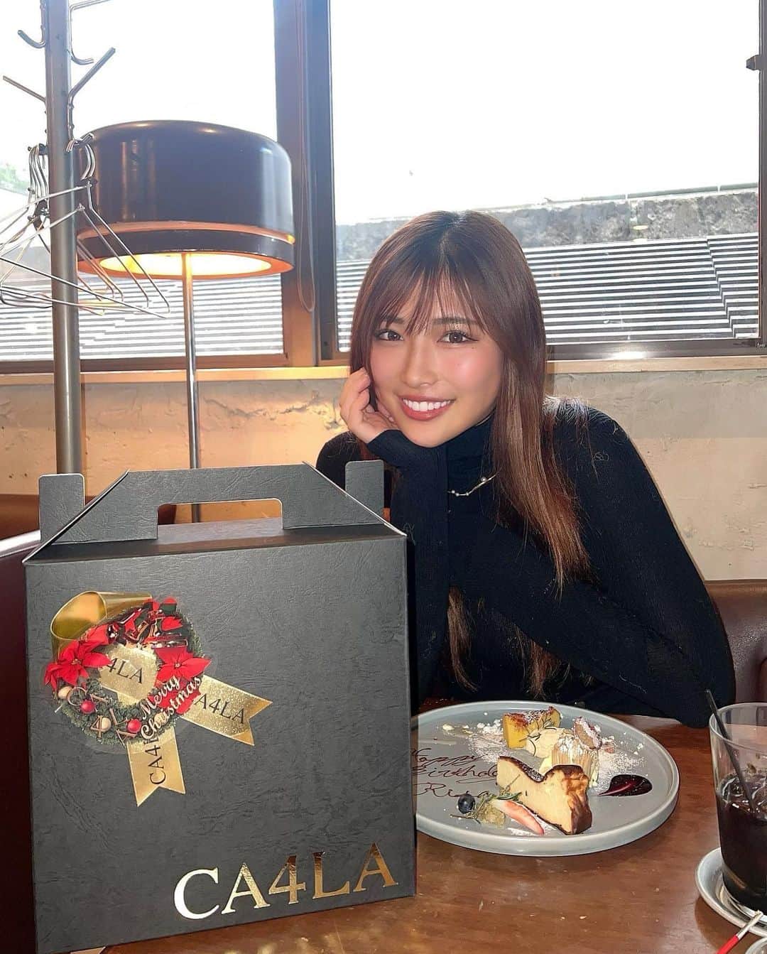  りさぶーさんのインスタグラム写真 - ( りさぶーInstagram)「２７歳になった目標は 声デカいのを治すことです☺️押忍 . #声が位置情報って言われて自分でも引いてる #喉問題 #ゴスペル」12月16日 18時24分 - risa_booo