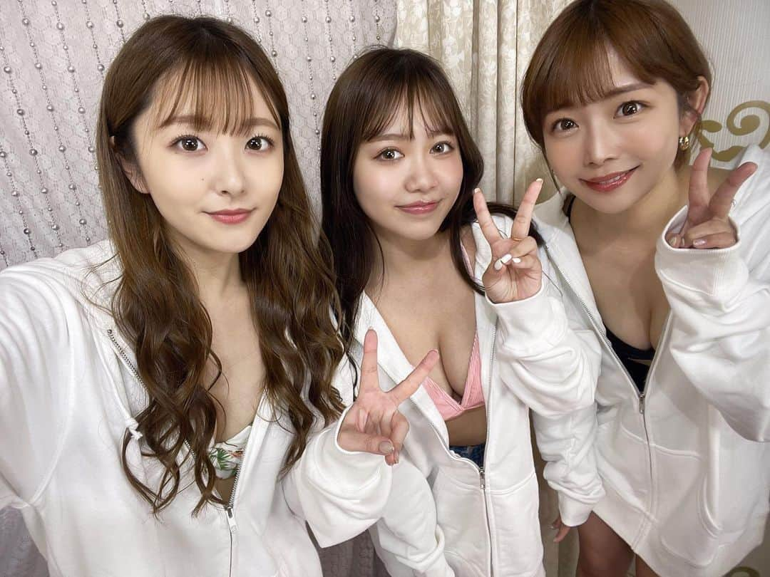 紗倉まなさんのインスタグラム写真 - (紗倉まなInstagram)「👙🤍 #秋葉原合同イベント #SOD #アキバに愛に恋💕 #一部はピカリンとモニちゃん🤍 #二部は鈴ちゃんと花南ちゃん❤️‍🔥」12月16日 20時06分 - sakuramanateee