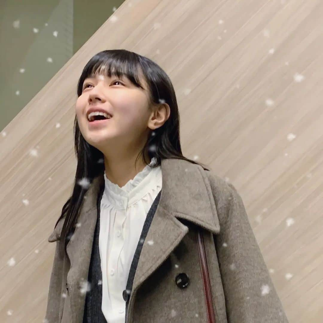 森﨑美月さんのインスタグラム写真 - (森﨑美月Instagram)「☃  寒いね〜 雪 降るかなぁ〜  エフェクトかけてみた笑  朝5時だと まだ真っ暗でさむすぎる :(´◦ω◦｀):  ⁑ ⁑  #seventeen #セブンティーンモデル #森﨑美月 #jc #中学生 #07 #私服 #まだ寝ぼけてる」12月17日 17時00分 - morisaki_mizuki_