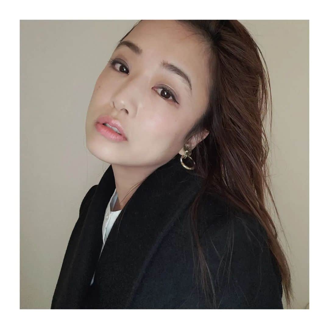 工藤里紗さんのインスタグラム写真 - (工藤里紗Instagram)「年末ですね☃️ 忙しい日々と思いますが 皆様が楽しく 過ごせますように❄️  前髪セットめんどうで #オールバック」12月17日 17時43分 - risa910104