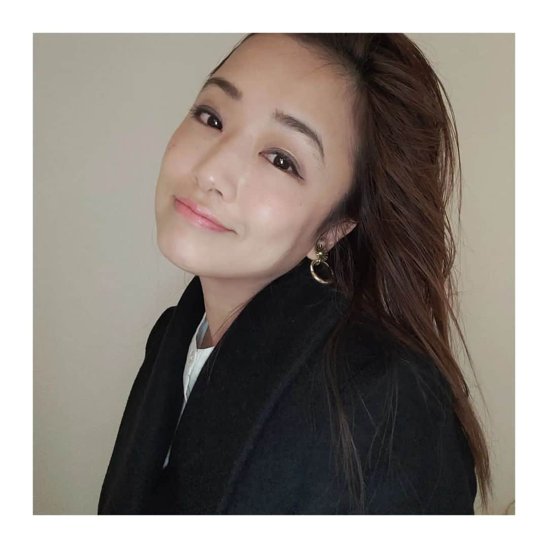工藤里紗さんのインスタグラム写真 - (工藤里紗Instagram)「年末ですね☃️ 忙しい日々と思いますが 皆様が楽しく 過ごせますように❄️  前髪セットめんどうで #オールバック」12月17日 17時43分 - risa910104