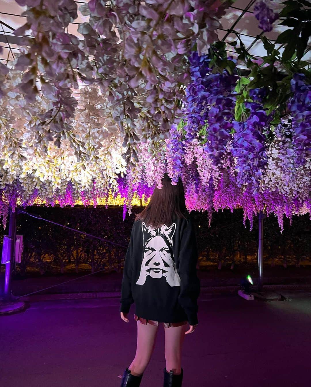 水戸由菜さんのインスタグラム写真 - (水戸由菜Instagram)「・ 🖤💜  ライトアップのひかり眩しくて目瞑ってます。  tops: @hystericglamour_tokyo」12月17日 22時22分 - yuna_3047