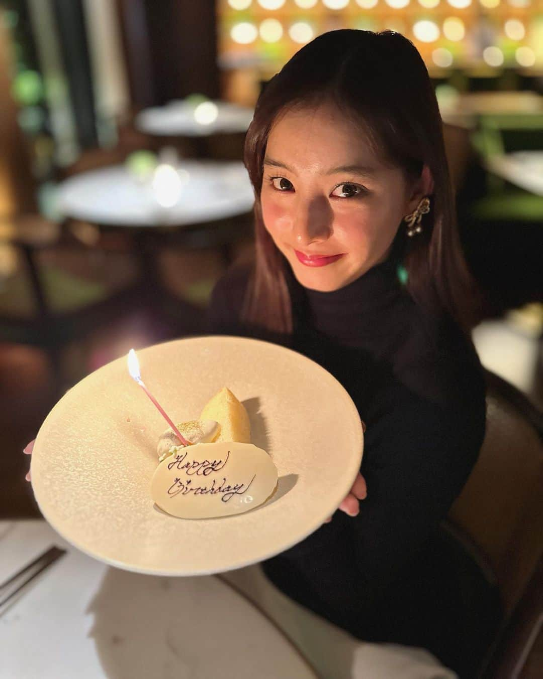 新木優子さんのインスタグラム写真 - (新木優子Instagram)「誕生日前夜祭&カウントダウンは 大好きなまりちゃんと過ごしました☺️❤️♡ 今年も幸せな日にしてくれて本当に感謝です❤️  おばあちゃんになっても、お祝いはよろしくお願いします☺️❤️？笑  タグ付けはいつもの場所☺️♡🐽」12月17日 23時53分 - yuuuuukko_