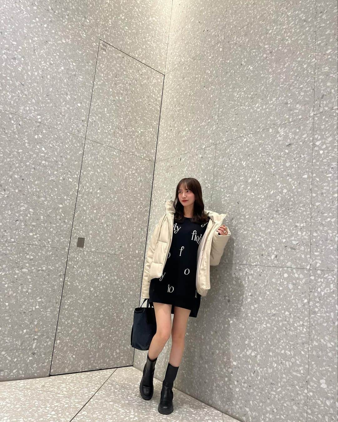 桑島 夢さんのインスタグラム写真 - (桑島 夢Instagram)「. @fiolily_official のニットかわゆ🖤 もちもちニットで着やすいよ🤍  #150cmコーデ#低身長コーデ#冬服#ニットコーデ」12月18日 16時57分 - yumepi23