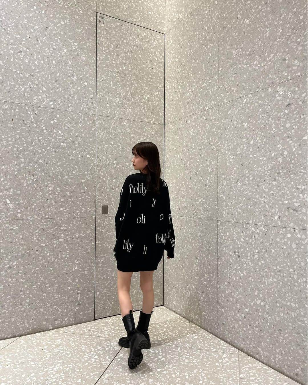 桑島 夢さんのインスタグラム写真 - (桑島 夢Instagram)「. @fiolily_official のニットかわゆ🖤 もちもちニットで着やすいよ🤍  #150cmコーデ#低身長コーデ#冬服#ニットコーデ」12月18日 16時57分 - yumepi23