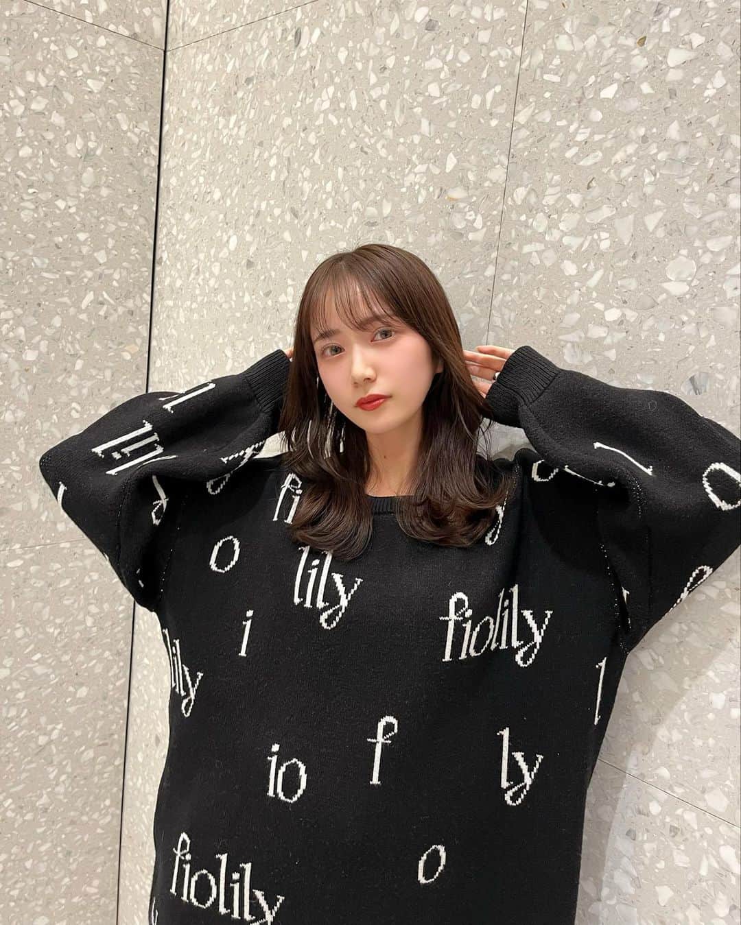 桑島 夢さんのインスタグラム写真 - (桑島 夢Instagram)「. @fiolily_official のニットかわゆ🖤 もちもちニットで着やすいよ🤍  #150cmコーデ#低身長コーデ#冬服#ニットコーデ」12月18日 16時57分 - yumepi23
