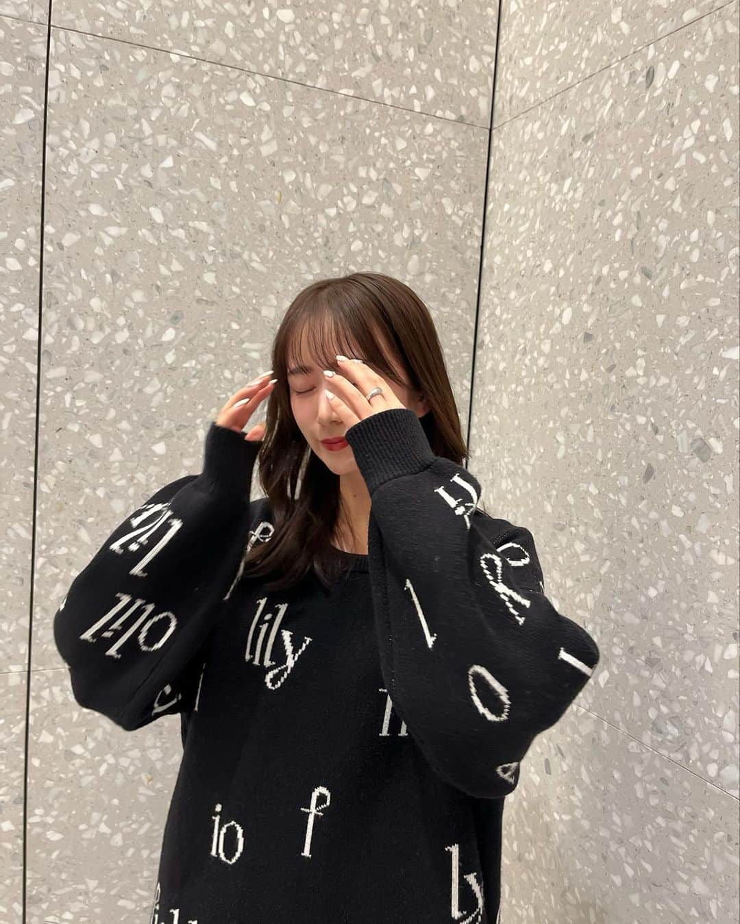 桑島 夢さんのインスタグラム写真 - (桑島 夢Instagram)「. @fiolily_official のニットかわゆ🖤 もちもちニットで着やすいよ🤍  #150cmコーデ#低身長コーデ#冬服#ニットコーデ」12月18日 16時57分 - yumepi23