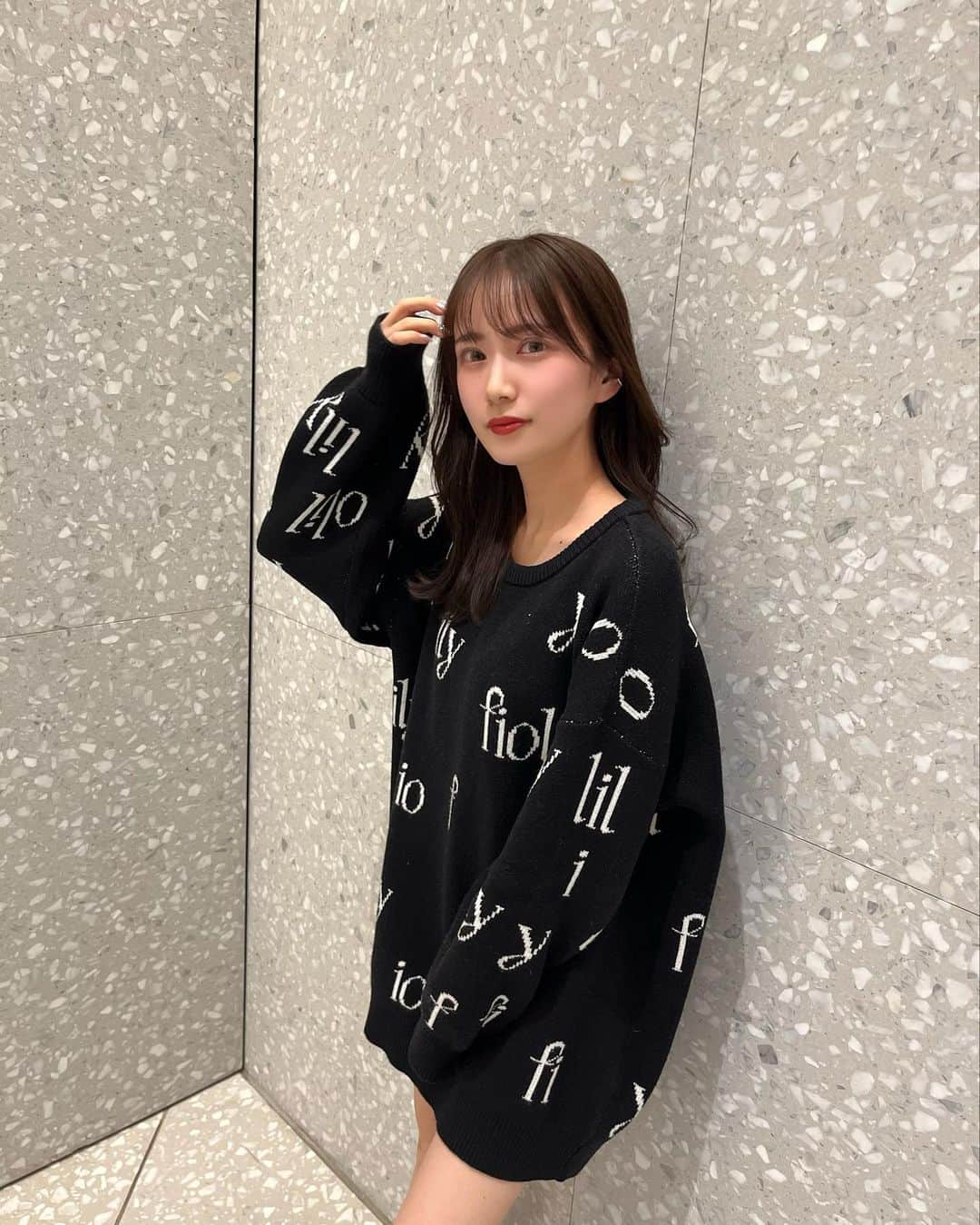 桑島 夢さんのインスタグラム写真 - (桑島 夢Instagram)「. @fiolily_official のニットかわゆ🖤 もちもちニットで着やすいよ🤍  #150cmコーデ#低身長コーデ#冬服#ニットコーデ」12月18日 16時57分 - yumepi23
