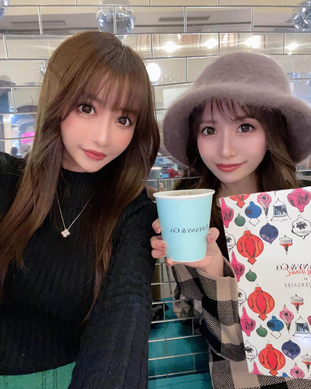 一條りおなさんのインスタグラム写真 - (一條りおなInstagram)「. Tiffany cafe☕️🤍💎 . #tiffanycafe  #tiffanycafetokyo  #anniversaire  #anniversairecafe  #ティファニーカフェ  #アニヴェルセルカフェ  #アニヴェルセル表参道」12月18日 18時14分 - riona.i