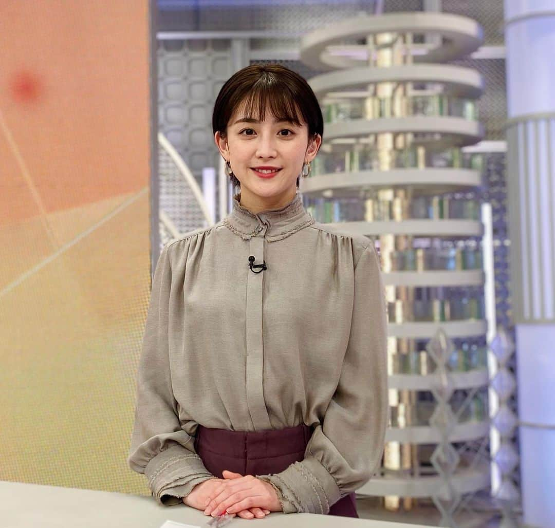 フジテレビ「プライムニュース イブニング」さんのインスタグラム写真 - (フジテレビ「プライムニュース イブニング」Instagram)「#イット ！は 15時45分スタートです   ●日本海側で #記録的な大雪 …交通は ●#中国 のコロナ死者は100万人？ ●また #牛乳余り ？意外なウラ事情 ●#ペルー日本大使公邸占拠事件 の発生からまもなく26年 127日の人質生活とは？救出劇の舞台裏が明かされる   #榎並大二郎 @enami_daijiro #宮司愛海 @manami_miyaji   #木村拓也 @takuya.kimura0801   #梅津弥英子 @yaeko.umezu   #原晋   #ガチャピン @gachapin_official #竹俣紅 @benitakemata_official   #山本賢太 @yamamoto_kenta.yamaken #フジテレビ #アナウンサー 公式HP：https://www.fujitv.co.jp/livenews_it/ FNNプライムオンライン：https://www.fnn.jp/」12月19日 15時42分 - livenews_it