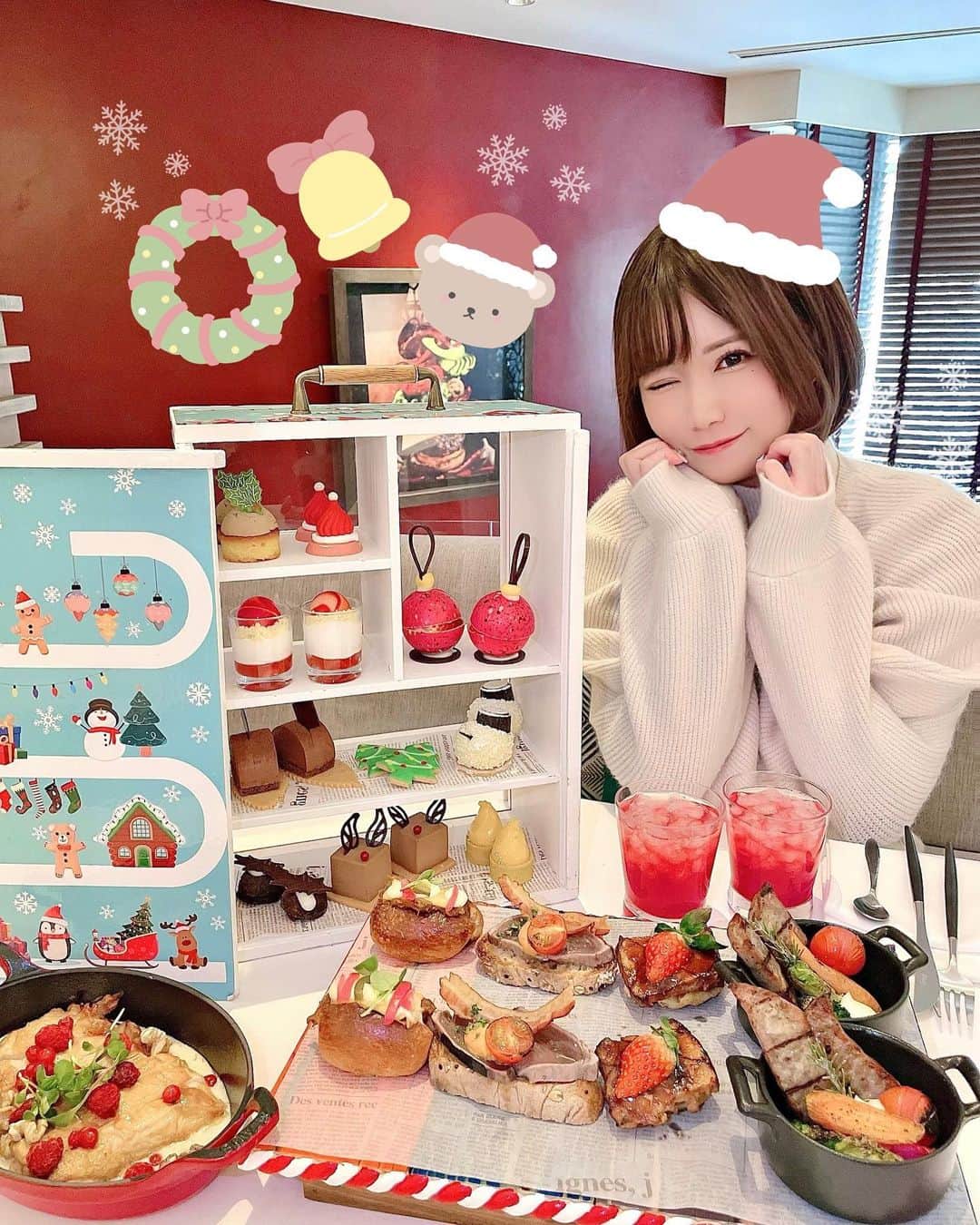 相良ましろさんのインスタグラム写真 - (相良ましろInstagram)「. 🎄.* Xmas AfternoonTea ⭐𓂃𓈒𓏸︎︎︎︎ . . 📍ANAインターコンチネンタル東京 . めちゃくちゃ可愛いクリスマス アフヌンでテンション上がりまくり🍰💗 ボリューミーで、甘いのとしょっぱいの 交互に食べれるのが嬉しかった🥹🤍 私のお気に入りはスノーマンのホワイトチョコレートムース⛄️  期間は来年の1月4日まで𓏗𓏗  . . #クリスマス #クリスマスパーティー #アフターヌーンティー #アフヌン #ヌン活 #アフターヌーンティー東京 #クリスマスメニュー #anaインターコンチネンタルホテル東京」12月19日 19時12分 - mashiro_sagara