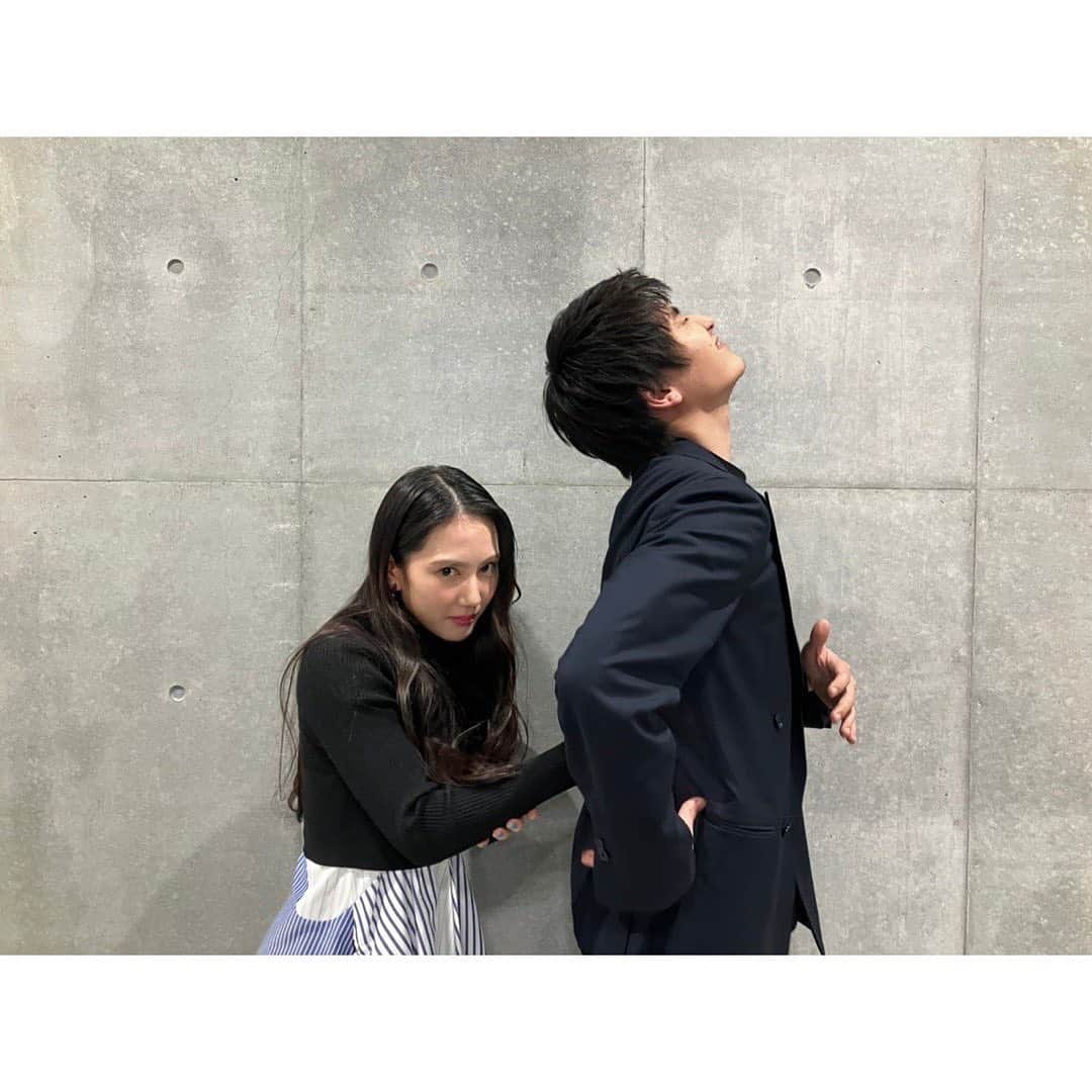 山本千尋さんのインスタグラム写真 - (山本千尋Instagram)「大河ドラマ「鎌倉殿の13人」最終回 ありがとうございました。そしてお疲れ様でした。私は金子大地さんと共に札幌にてグランドフィナーレに参加させて頂き、言葉にならない素晴らしい時間を過ごさせて頂きました。そして三谷さん。本当に本当に感謝しております。トウ板醤のような女優になります🌶 最後に武衛の皆様！#ありがとう #また会う日まで   #鎌倉殿の13人  #トウ #源頼家 #混ぜるな危険 #刺してごめんね #トウちゃんの13人 #お師匠見てくれたかな #未来に幸あれ #俺の女にはならなかった #主お疲れ様でした #小池さんとエマさんに挟んでもらえて #幸せの最上級でした  #三谷幸喜 さん #ありがとうございました  衣装 @un3d_official アクセサリー #donatellapellini」12月19日 20時15分 - chihirooyamamotoo