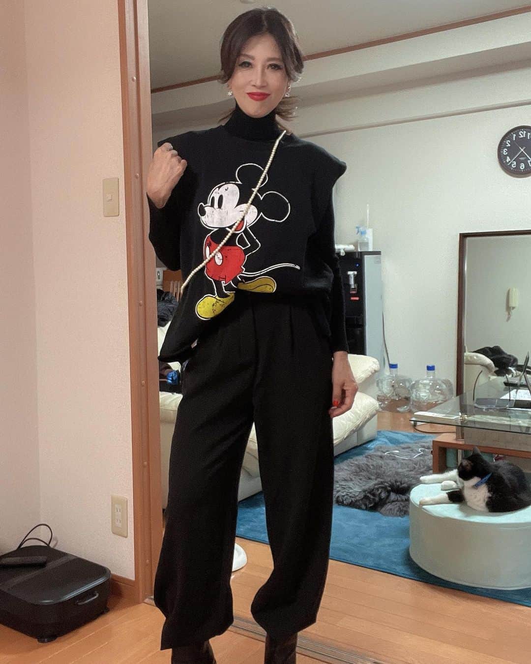 Naoko（なおこ）さんのインスタグラム写真 - (Naoko（なおこ）Instagram)「🏋🏽‍♀️ 🏋🏽‍♀️ 🏋🏽‍♀️ ハムが たるたるに なっとる😂😂  あかーーん ☠️☠️☠️  ビンテージの 毛皮が 欲しい、、、 古着屋行こう、、、  #70代風ビンテージ毛皮  #筋トレ女子 #フィットネス女子#フィットネス#Fitness#筋トレ女子と繋がりたい #筋トレ好き#筋トレ好きと繋がりたい#減量 #くびれ#美ボディ #アラフィフ#アラフィフコーデ#ボディメイク #50代#健康 #熊本 #kumamoto」12月19日 20時19分 - smile_naohibi