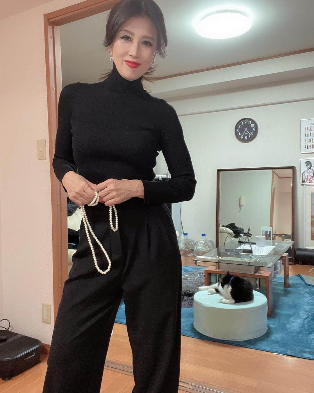 Naoko（なおこ）さんのインスタグラム写真 - (Naoko（なおこ）Instagram)「🏋🏽‍♀️ 🏋🏽‍♀️ 🏋🏽‍♀️ ハムが たるたるに なっとる😂😂  あかーーん ☠️☠️☠️  ビンテージの 毛皮が 欲しい、、、 古着屋行こう、、、  #70代風ビンテージ毛皮  #筋トレ女子 #フィットネス女子#フィットネス#Fitness#筋トレ女子と繋がりたい #筋トレ好き#筋トレ好きと繋がりたい#減量 #くびれ#美ボディ #アラフィフ#アラフィフコーデ#ボディメイク #50代#健康 #熊本 #kumamoto」12月19日 20時19分 - smile_naohibi