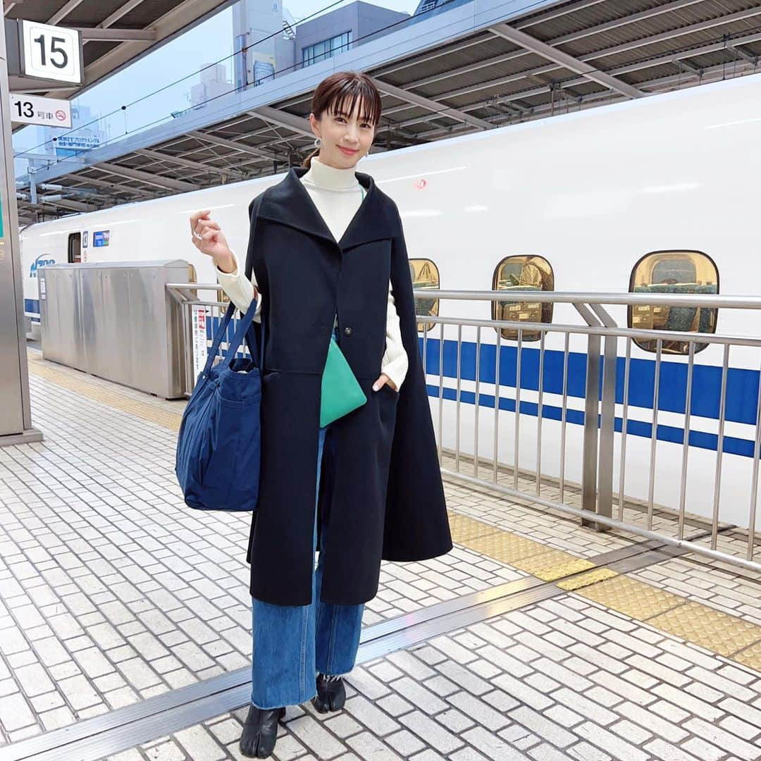 安田美沙子さんのインスタグラム写真 - (安田美沙子Instagram)「たびびと。  いつかの名古屋の私服🤍  162cmだった身長が、夫婦で毎年恒例の人間ドックで、まさかの163cmになりました。笑  嬉しい。  高校生の時に、友人にmcsisterに応募しなよと言われて。。 勇気を出そうとしたら、163cm以上だった。  当時は161cmだったのに、整体なのか、背筋が良くなったのか、2cmも増えました♥️  嬉しい。  マルジェラのブーツを履くとさらに高くなる。  170cmくらいほしい。  #ootd #新幹線　 #のぞみ #mamcode  #mama #私服 #bag #root1887  #event」12月20日 9時45分 - yasuda_misako