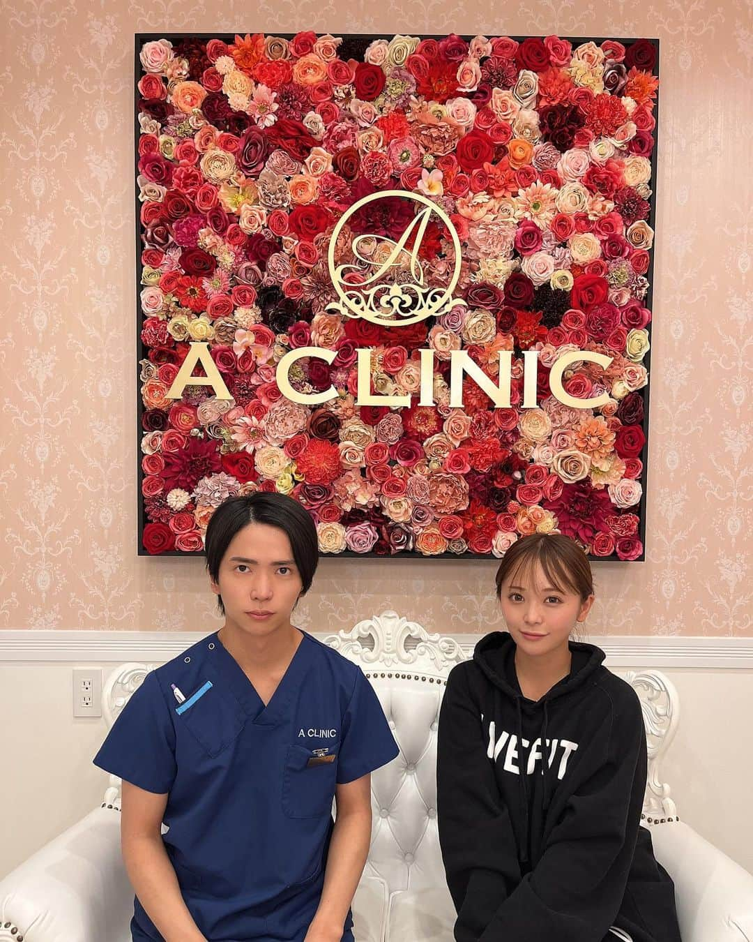 ななまるさんのインスタグラム写真 - (ななまるInstagram)「𓂃◌𓈒𓐍  @aclinic_shinjuku の戸田先生 @aclinic_toda に Aスレッドをお願いしてきたよ~  アンチエイジングを早めに始めておきたかったのと、 フェイスラインを引き締めたくて🥹👉👈  直後から顔がシュッとしたのが 目に見えてわかって嬉しかった！！  戸田先生や看護師さんはとても優しくて、 内装も女の子なら誰でも好きな お姫様になったかのような空間で良かったです👸🏼‪‪❤︎‬💐  美肌点滴とかも気になるなぁ🤔  ￣￣￣￣￣￣￣￣￣￣￣￣￣￣  #aスレッド #糸リフト #aclinic #aclinic銀座 #aclinic横浜 #aclinic新宿 #aclinic名古屋 #aclinic大阪 #aclinic福岡 #aclinic池袋 #aクリニック #エークリニック#美容クリニック  #リフトアップ #美容外科 #美容皮膚科 #スレッドリフト #小顔整形 #たるみ改善 #戸田貴之」12月21日 6時37分 - beer___624