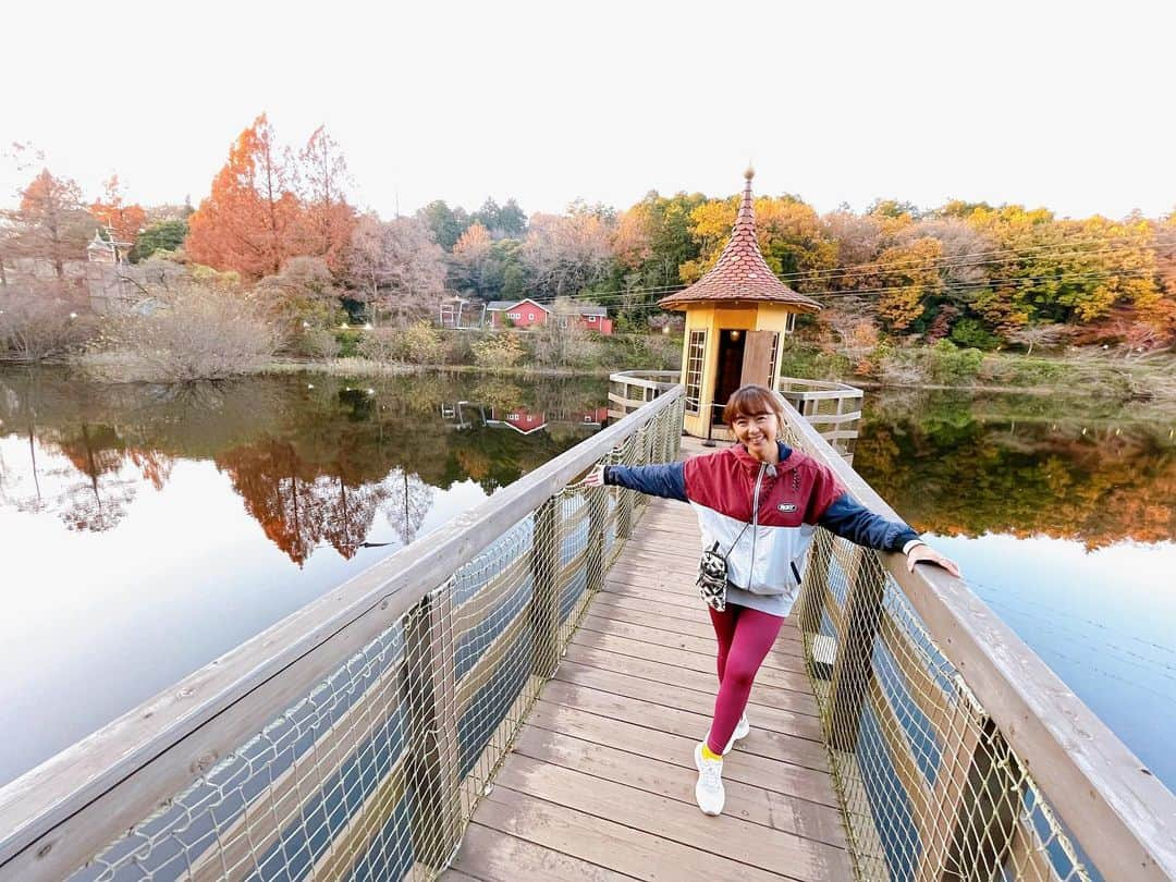 田中律子さんのインスタグラム写真 - (田中律子Instagram)「マネージャーからのお知らせ📺  このあと9:26〜 テレビ東京「なないろ日和」生放送 田中律子 出演いたします❗️  ロケでは、 天覧山、そしてムーミンバレーパークを訪れました🕌 ムーミンの世界に入って、ムーミンや仲間たちとも会えて、この日は今年最後の満月🌕も！ 自然いっぱいに囲まれた、 こどもも大人も楽しめる場所からお届けです。　  イルミネーションもやってるし、xmasにもおすすめ🎄 ぜひ、ご覧下さいませ‼️  hairmake by @ikumin.hairmake  ありがとう🤍  #天覧山#登山 #ムーミンバレーパーク  #ムーミン#イルミネーション #ムーミンビレッジ #クリスマス #おすすめスポット #埼玉県 #テレビ東京 #なないろ日和 #薬丸裕英 さん #香坂みゆき さん #萩原次晴 さん #橋谷晃 さん #田中律子」12月21日 8時09分 - ri2kotanaka