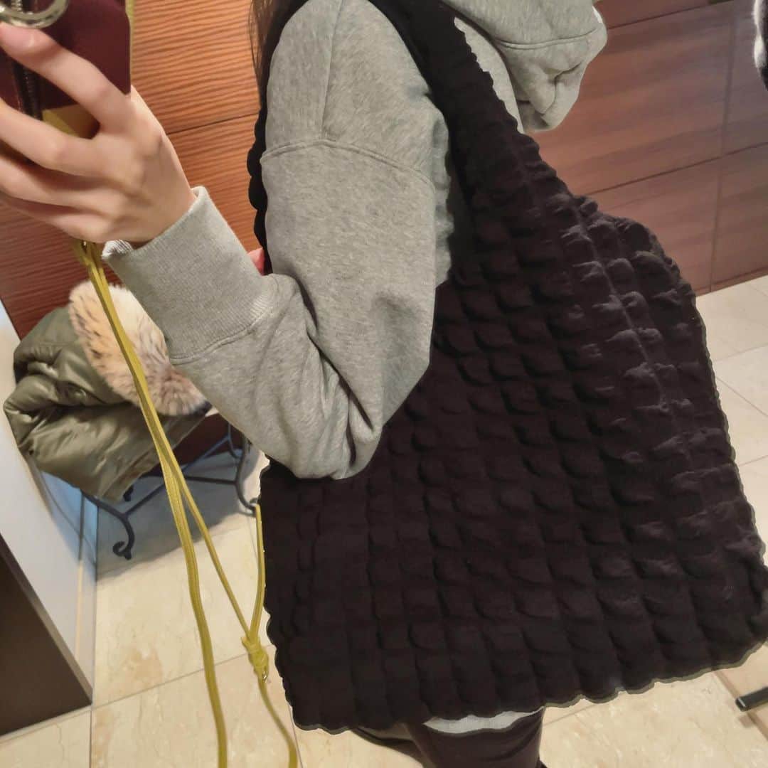 多岐川華子さんのインスタグラム写真 - (多岐川華子Instagram)「このSHEINのトートバッグ最高🙌 たくさん入って丈夫！ あと可愛い。  #SHEIN」12月21日 12時50分 - hanako__official