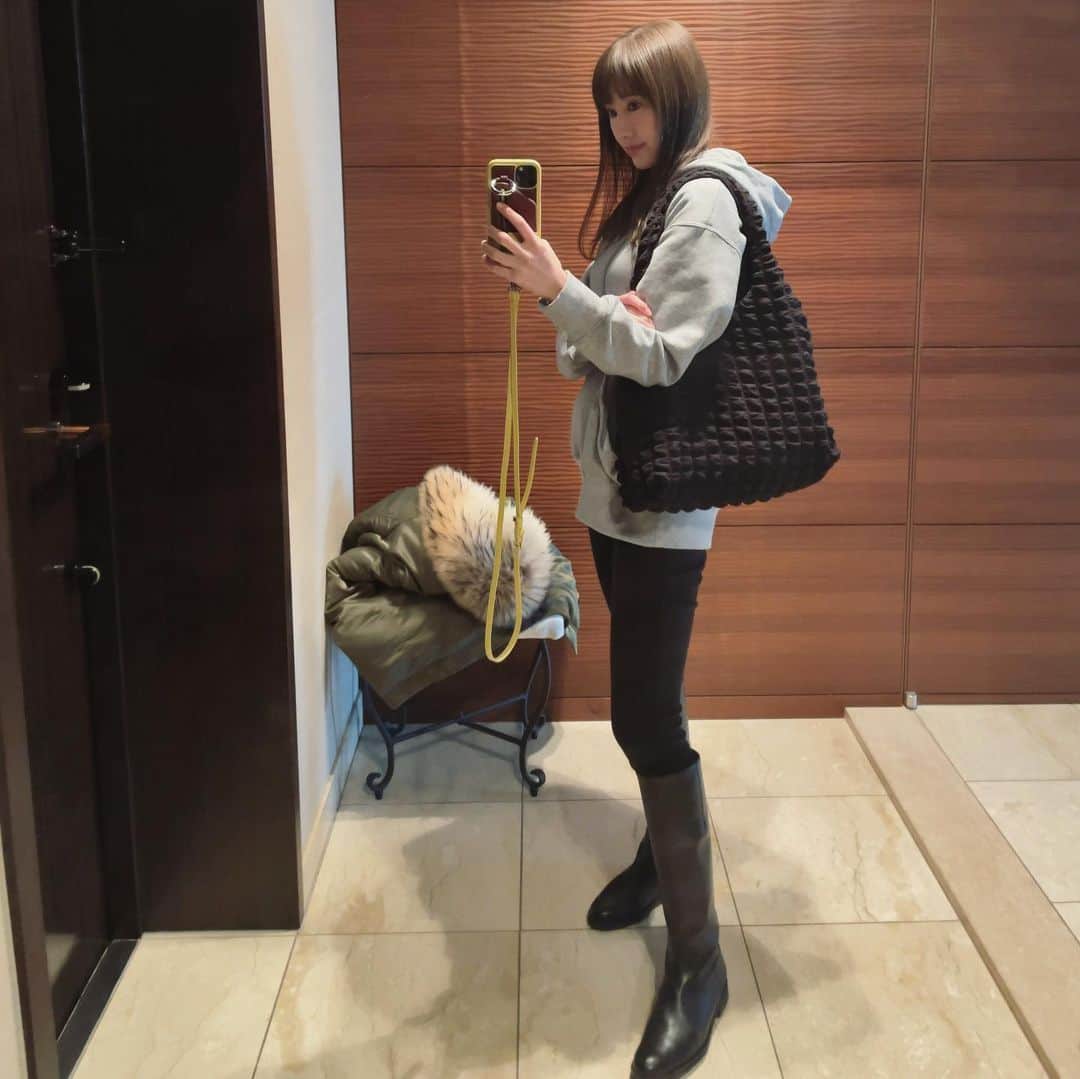 多岐川華子さんのインスタグラム写真 - (多岐川華子Instagram)「このSHEINのトートバッグ最高🙌 たくさん入って丈夫！ あと可愛い。  #SHEIN」12月21日 12時50分 - hanako__official