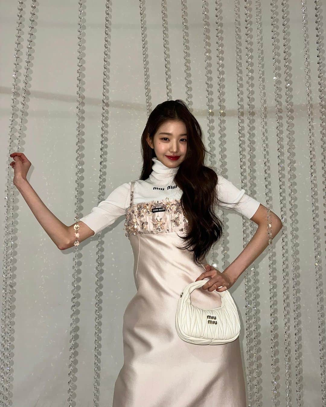 チャン・ウォニョンさんのインスタグラム写真 - (チャン・ウォニョンInstagram)「@MiuMiu #MiuMiu #AD」12月21日 20時10分 - for_everyoung10