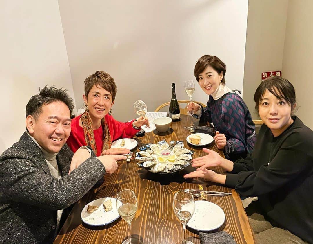 池尻和佳子さんのインスタグラム写真 - (池尻和佳子Instagram)「あぁ〜久しぶりの肉の会🍖 今回はカキを堪能した特別な夜なのでした。気がついたら12時😂」12月22日 0時16分 - wakako_ikejiri_rkb