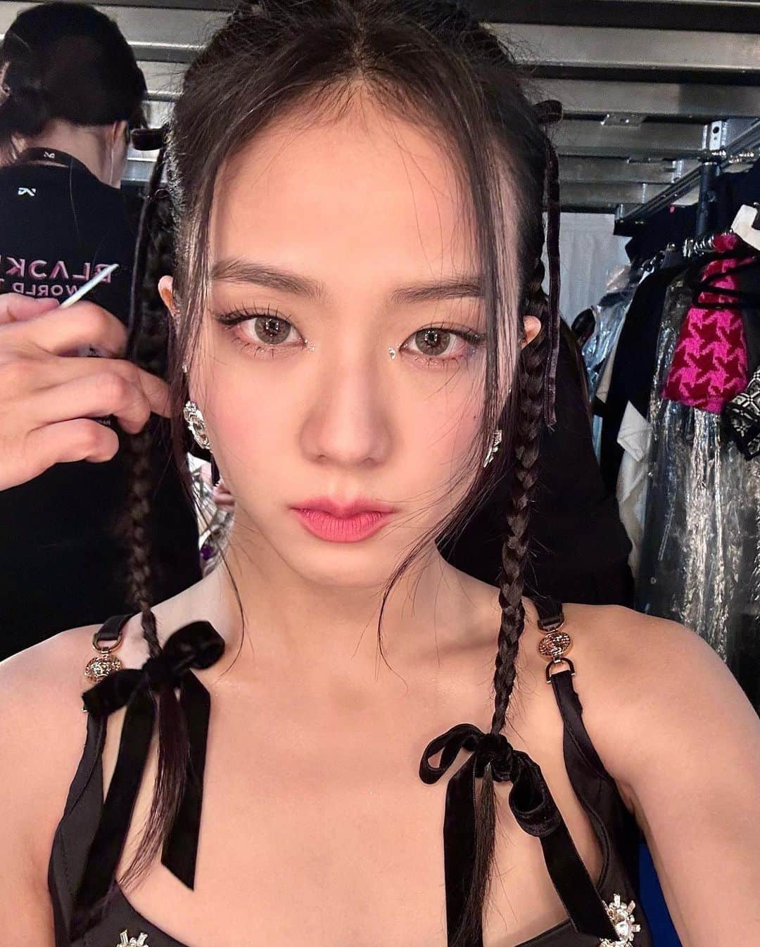 ジスさんのインスタグラム写真 - (ジスInstagram)「Last time we were here, I couldn't explore Berlin but after 3 and a half years I was able to enjoy this beautiful city. I got to create a lot of unforgettable memories here, especially with you BLINKs! Danke BLINKs & Ich liebe dich ♥️」12月22日 8時14分 - sooyaaa__