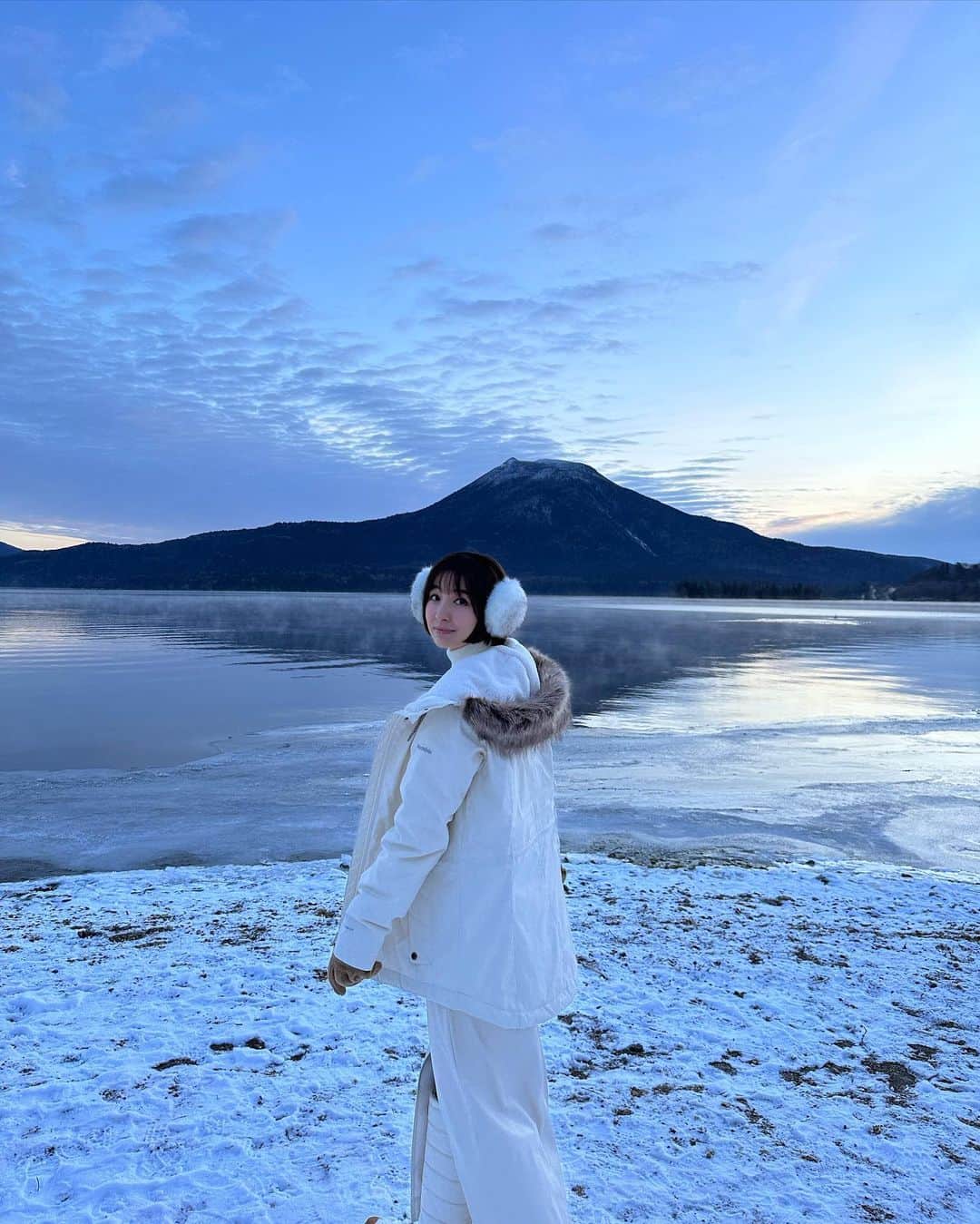 篠田麻里子さんのインスタグラム写真 - (篠田麻里子Instagram)「初の北海道阿寒湖✨ 幻想的で素敵な場所✨  #自然#阿寒湖」12月22日 18時20分 - shinodamariko3