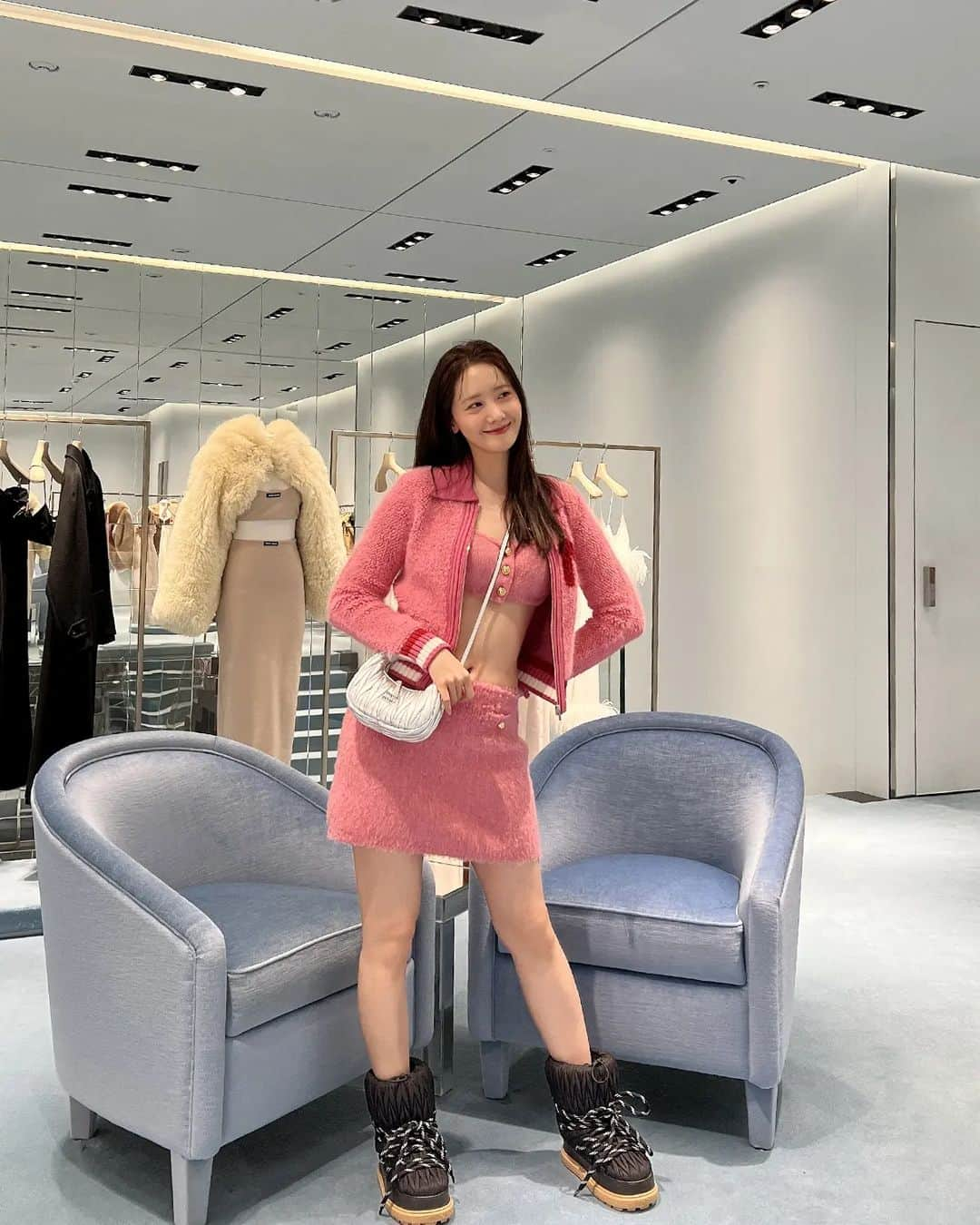 ユナさんのインスタグラム写真 - (ユナInstagram)「귀요미 👜 #miumiu @miumiu」12月22日 19時25分 - yoona__lim