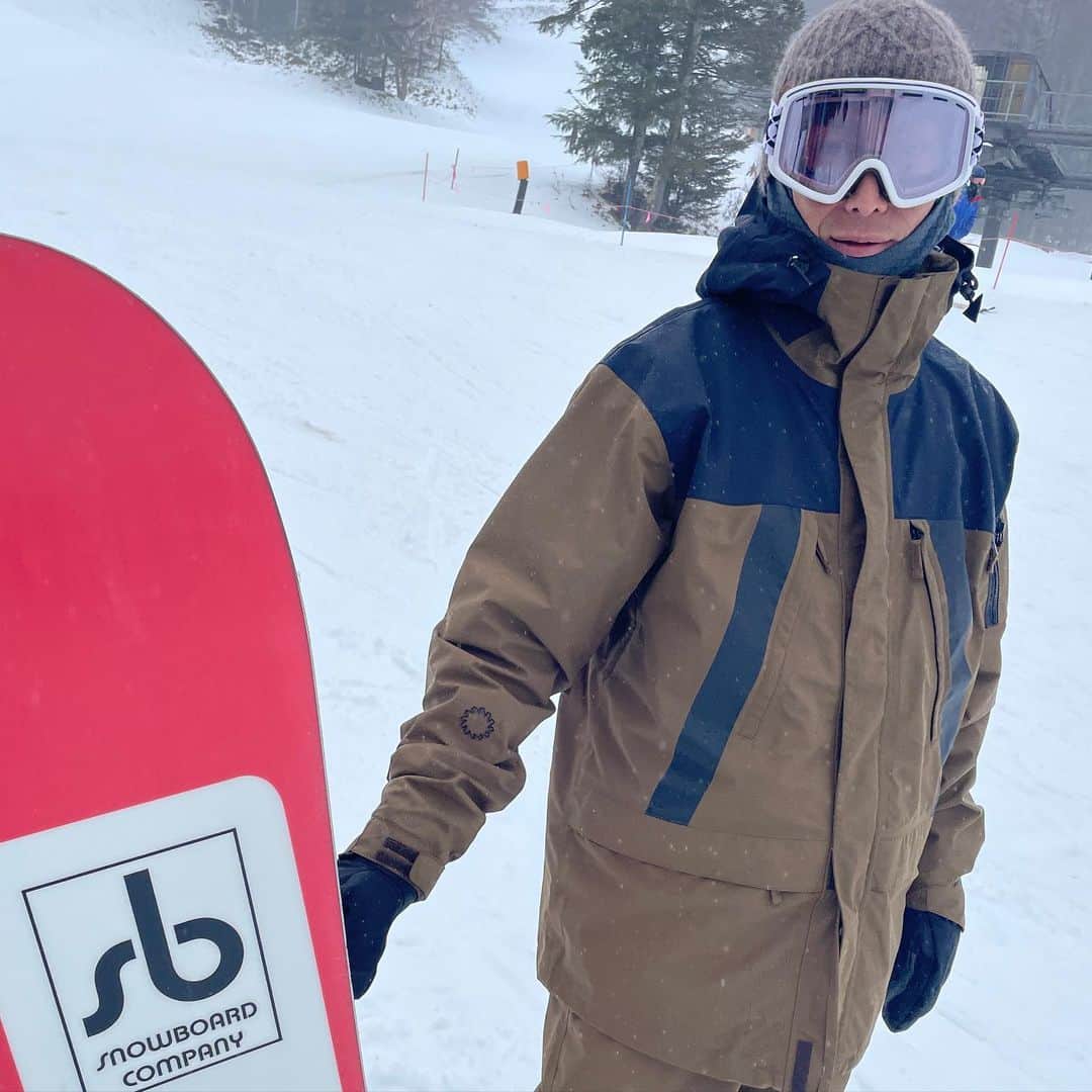 伊勢谷友介さんのインスタグラム写真 - (伊勢谷友介Instagram)「2022th new snowboarding wear of "play design" . I choose same design with '21 but different color.   Love it❣️」12月22日 20時46分 - iseya_yusuke